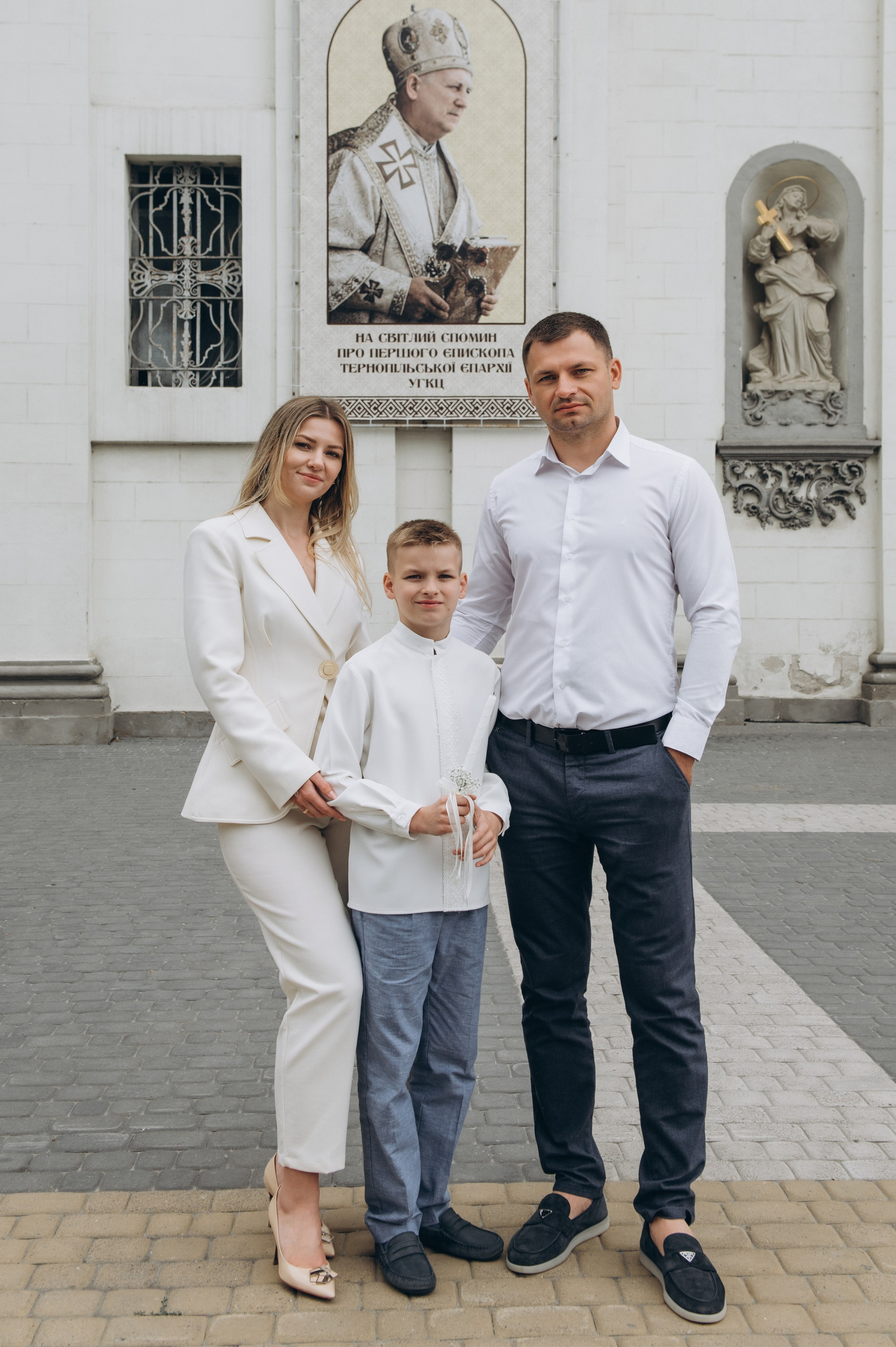 Фотосесія Першого Причастя Тернопіль, фотосесія Причастя Тернопіль, Таїнство Першого Причастя Тернопіль, Катедра Причастя Тернопіль. Сімейний, дитячий та індивідуальний фотограф в м. Тернопіль, м. Львів