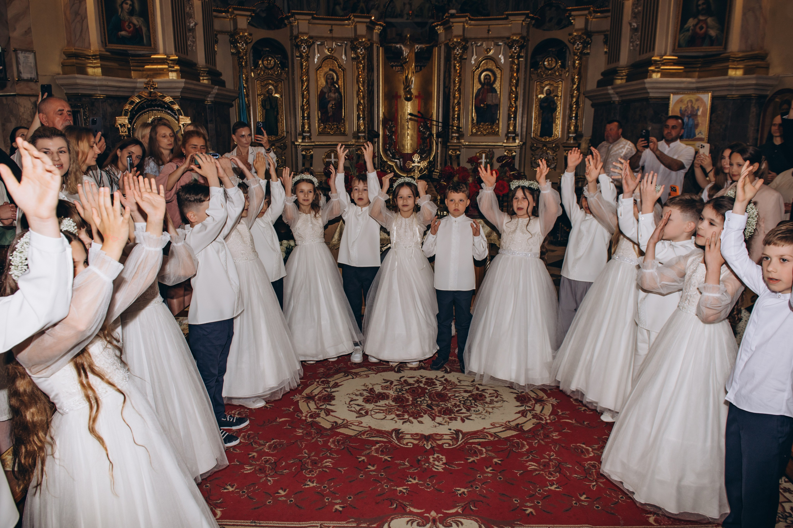 Фотосесія Першого Причастя Тернопіль, фотосесія Причастя Тернопіль, Таїнство Першого Причастя Тернопіль, Катедра Причастя Тернопіль. Сімейний, дитячий та індивідуальний фотограф в м. Тернопіль, м. Львів