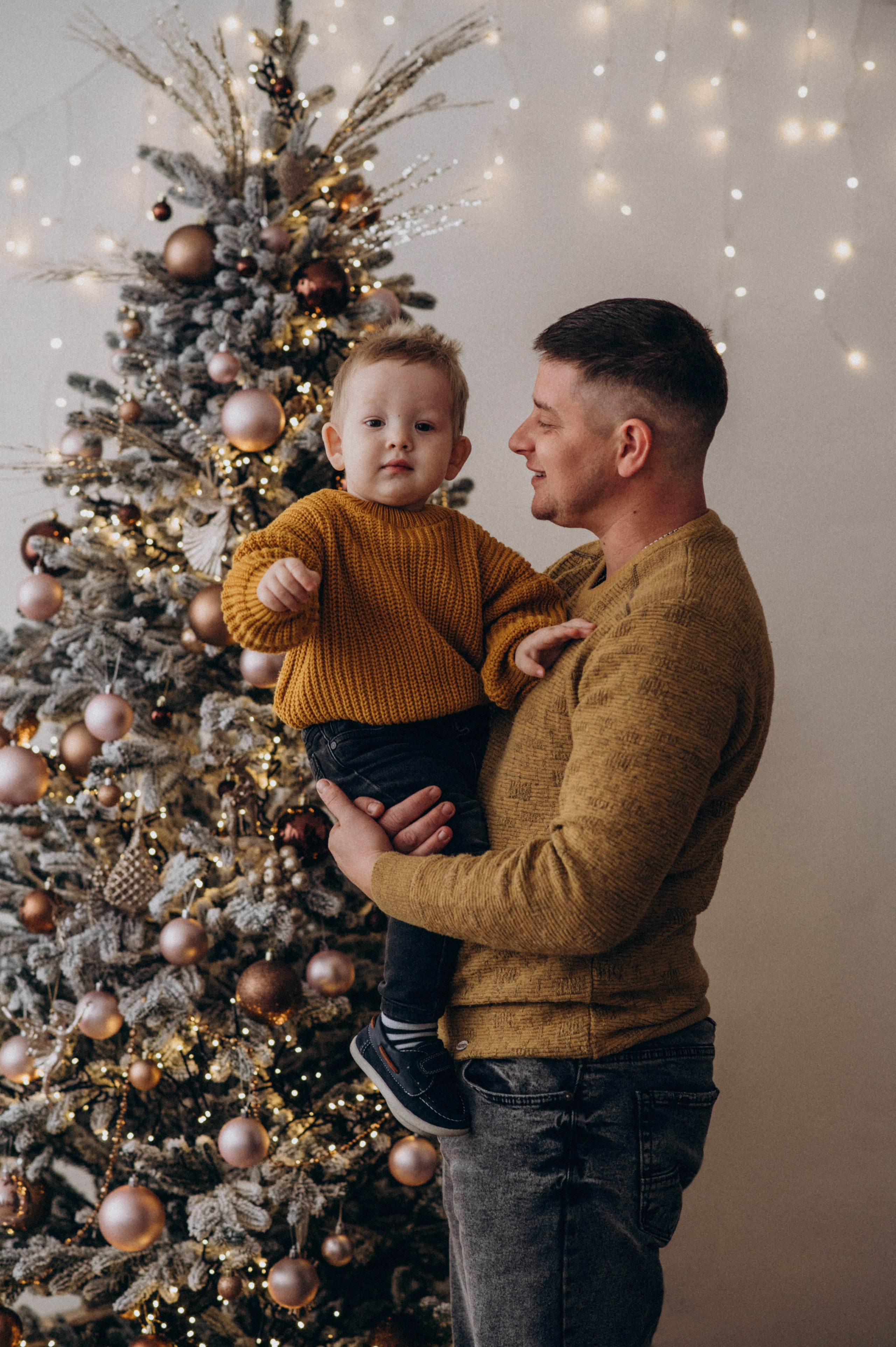 Новорічна фотосесія у студії Тернополя, фотосесія Львів. Сімейний, дитячий та індивідуальний фотограф в м. Тернопіль, м. Львів