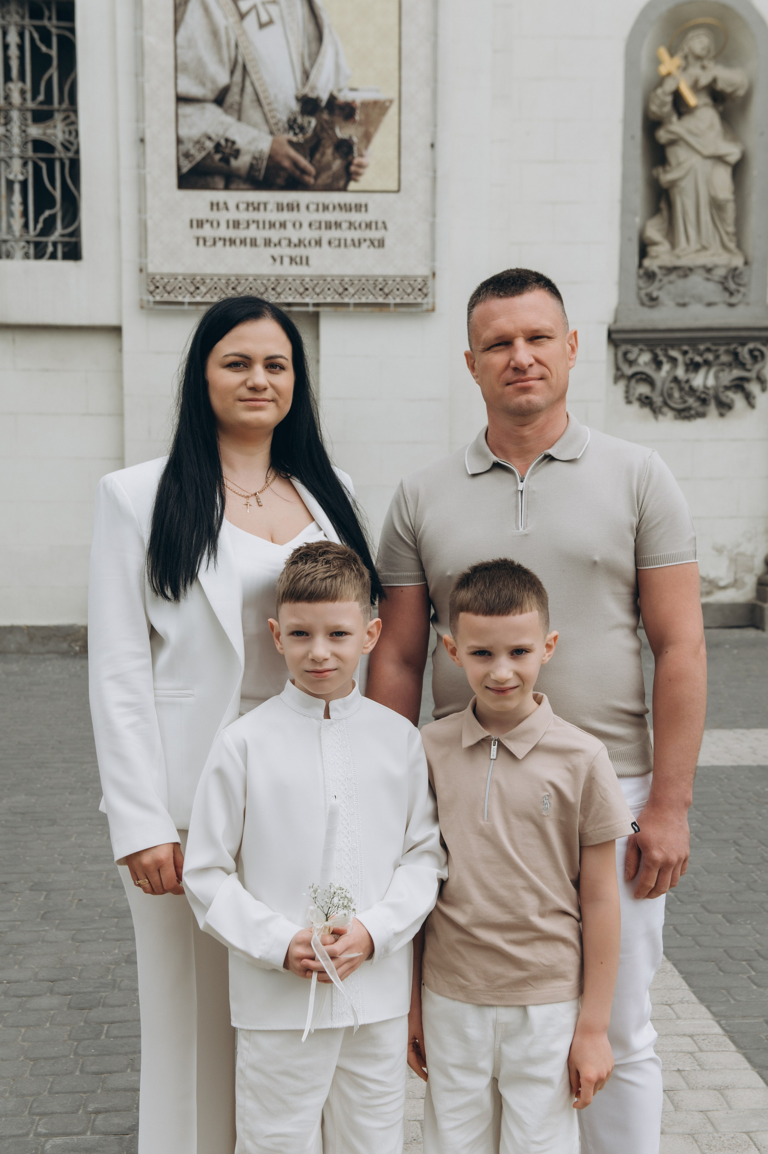 Фотосесія Першого Причастя Тернопіль, фотосесія Причастя Тернопіль, Таїнство Першого Причастя Тернопіль, Катедра Причастя Тернопіль. Сімейний, дитячий та індивідуальний фотограф в м. Тернопіль, м. Львів