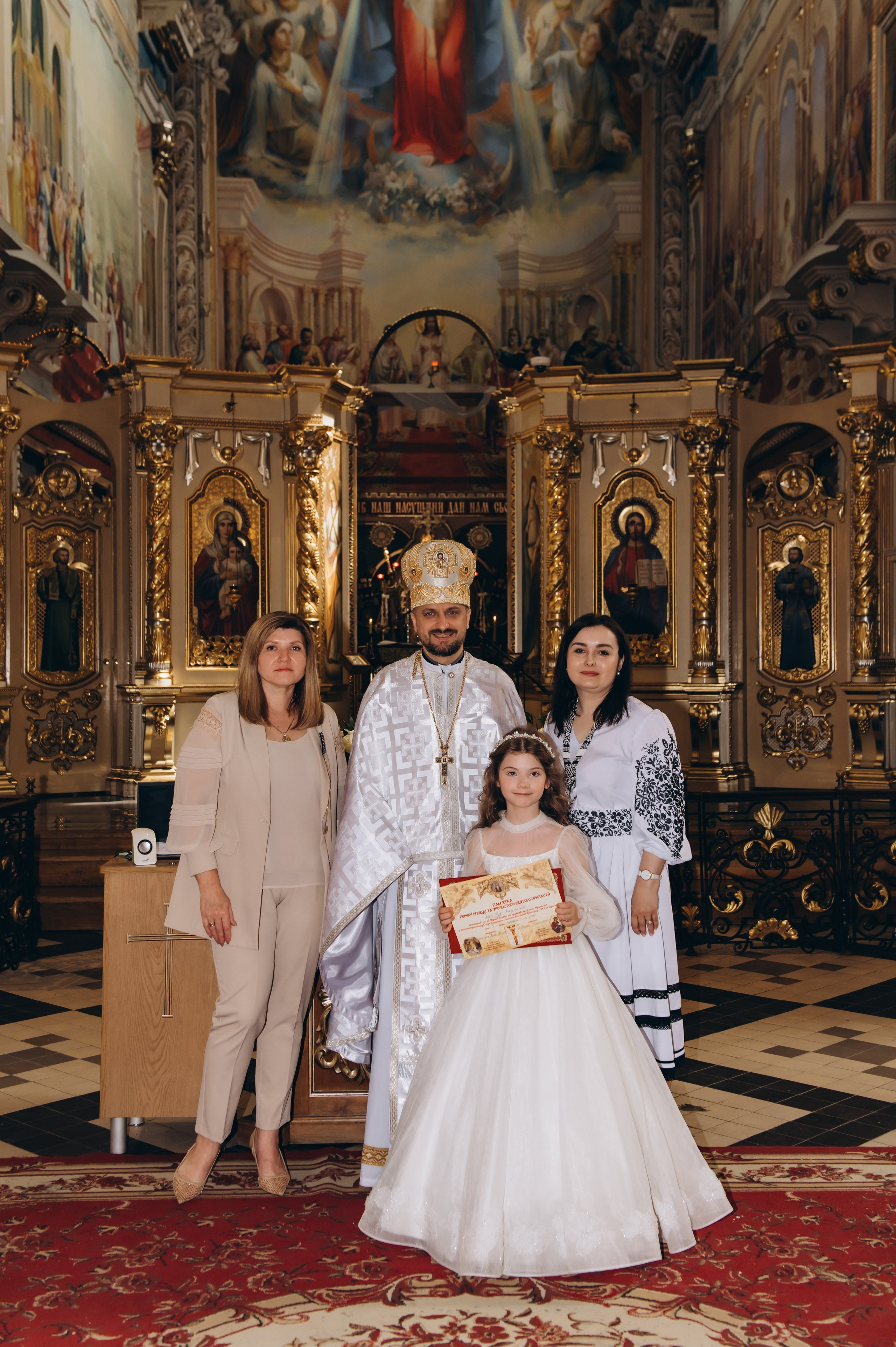 Фотосесія Першого Причастя Тернопіль, фотосесія Причастя Тернопіль, Таїнство Першого Причастя Тернопіль, Катедра Причастя Тернопіль. Сімейний, дитячий та індивідуальний фотограф в м. Тернопіль, м. Львів