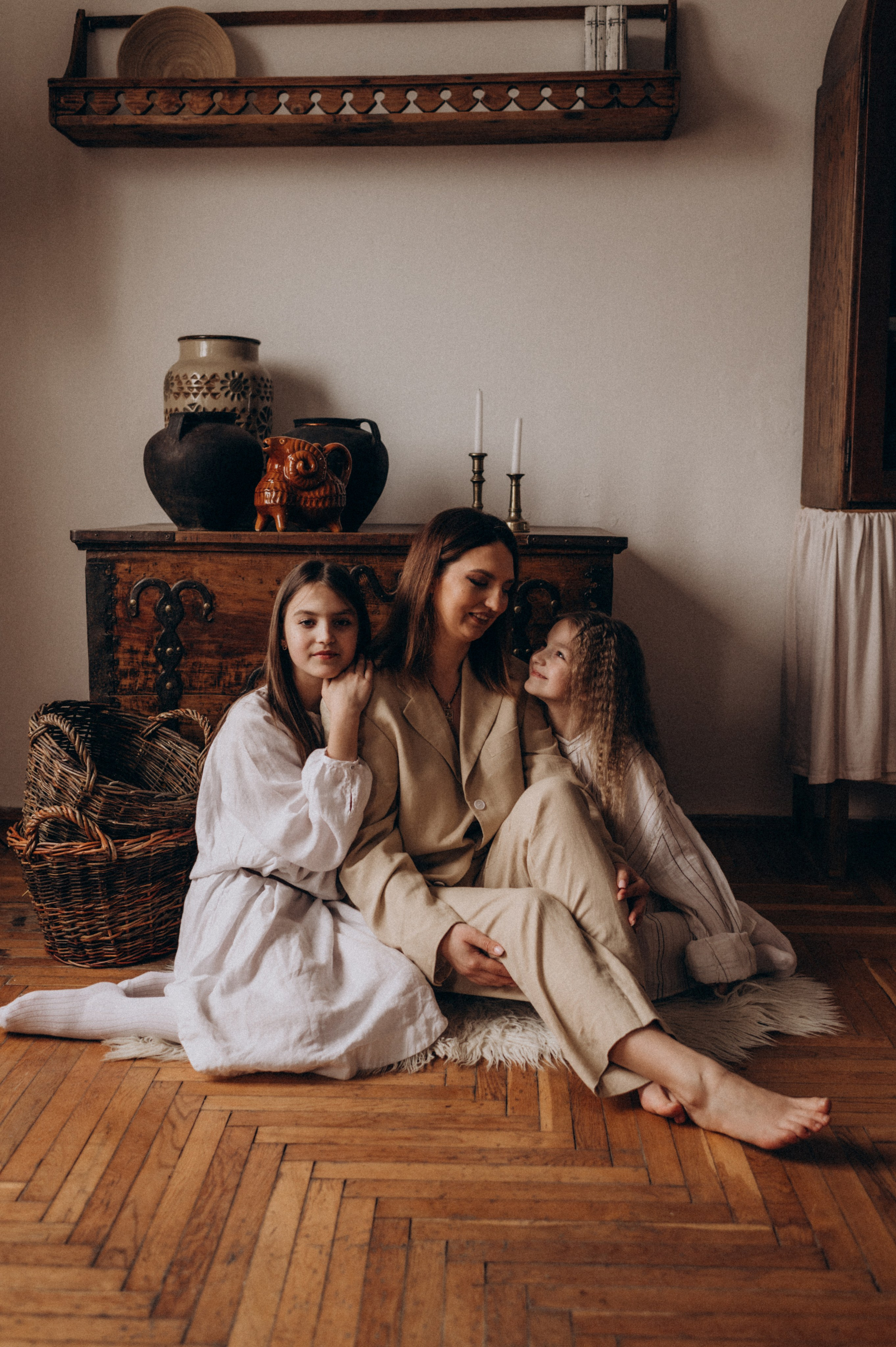 Сімейна фотосесія мами і донечок, зйомка Тернопіль Львів етностиль. Сімейний, дитячий та індивідуальний фотограф в м. Тернопіль, м. Львів