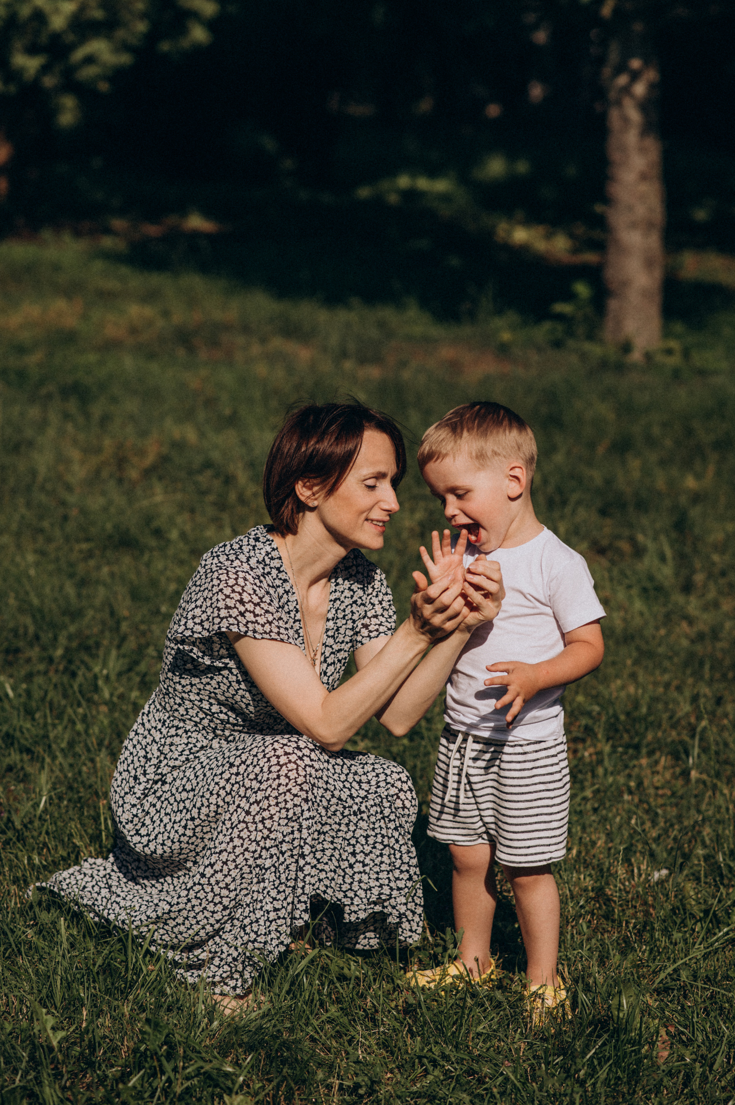 Сімейна літня фотосесія в парку, сімейний фотограф Тернопіль Львів. Сімейний, дитячий та індивідуальний фотограф в м. Тернопіль, м. Львів