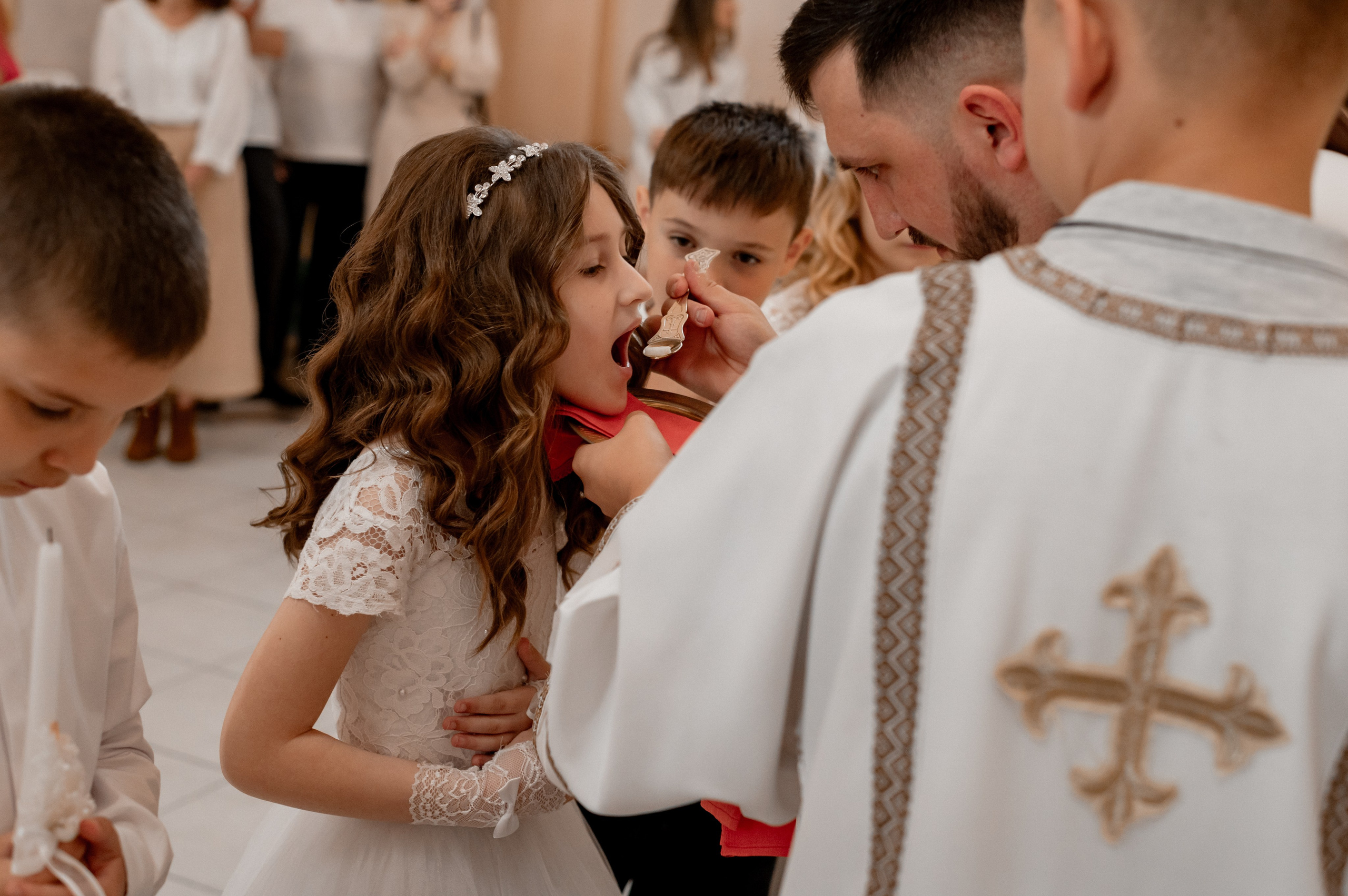 Фотосесія Першого Причастя Тернопіль, зйомка Причастя Тернопіль, Таїнство Першого Причастя Тернопіль, Катедра Причастя Тернопіль. Сімейний, дитячий та індивідуальний фотограф в м. Тернопіль, м. Львів