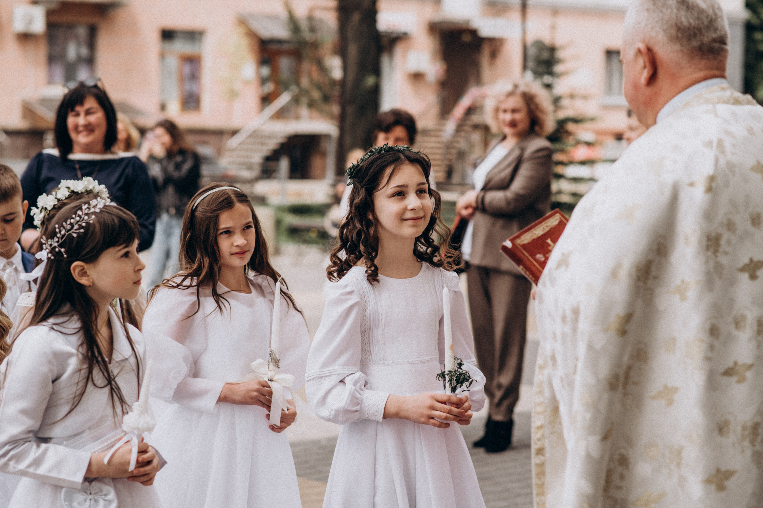 Фотосесія Першого Причастя Тернопіль, зйомка Причастя Тернопіль, Таїнство Першого Причастя Тернопіль, Катедра Причастя Тернопіль. Сімейний, дитячий та індивідуальний фотограф в м. Тернопіль, м. Львів