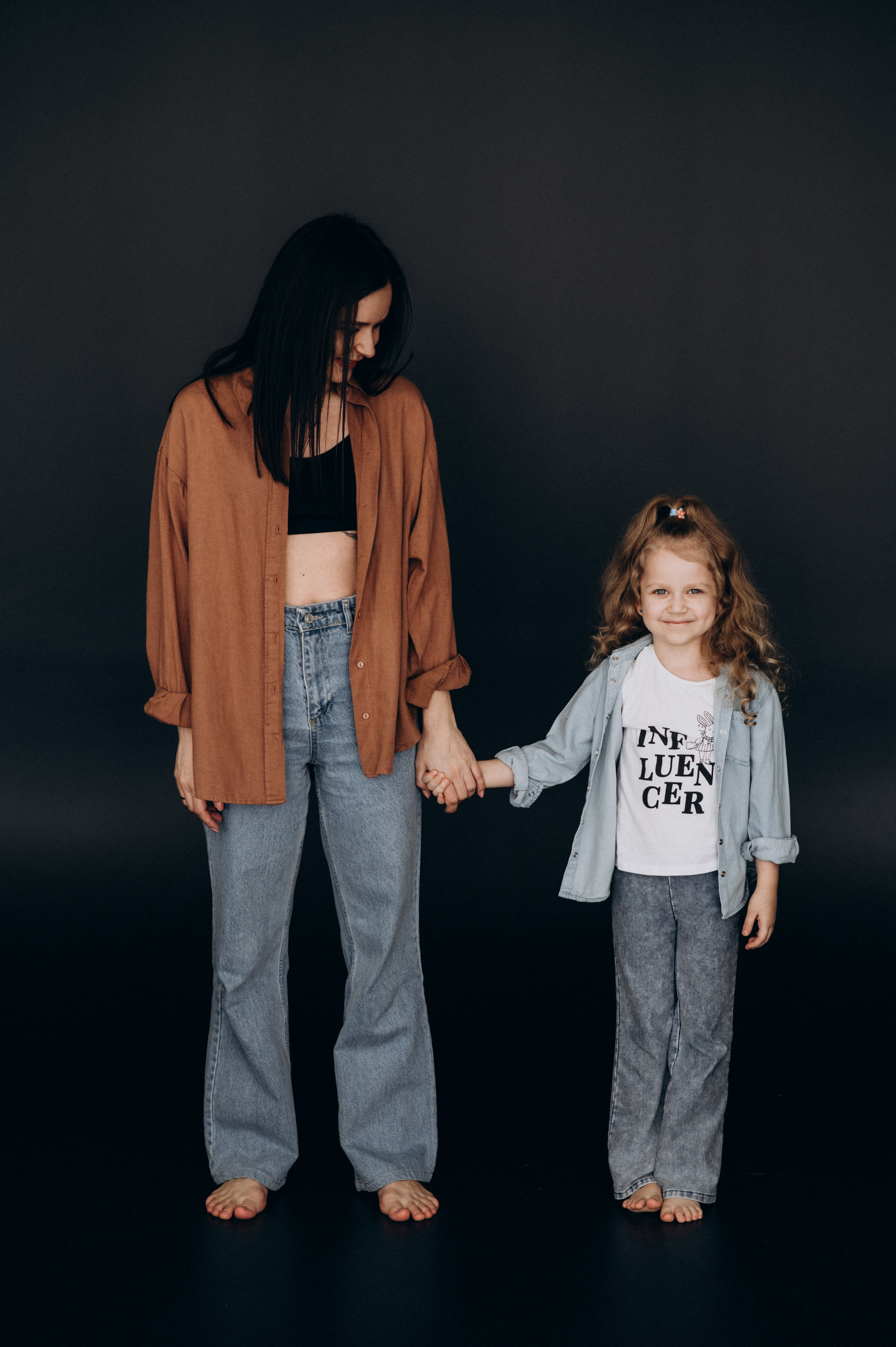 Сімейна фотосесія у студії, зйомка мами і дитини фотосесія Тернопіль Львів. Сімейний, дитячий та індивідуальний фотограф в м. Тернопіль, м. Львів