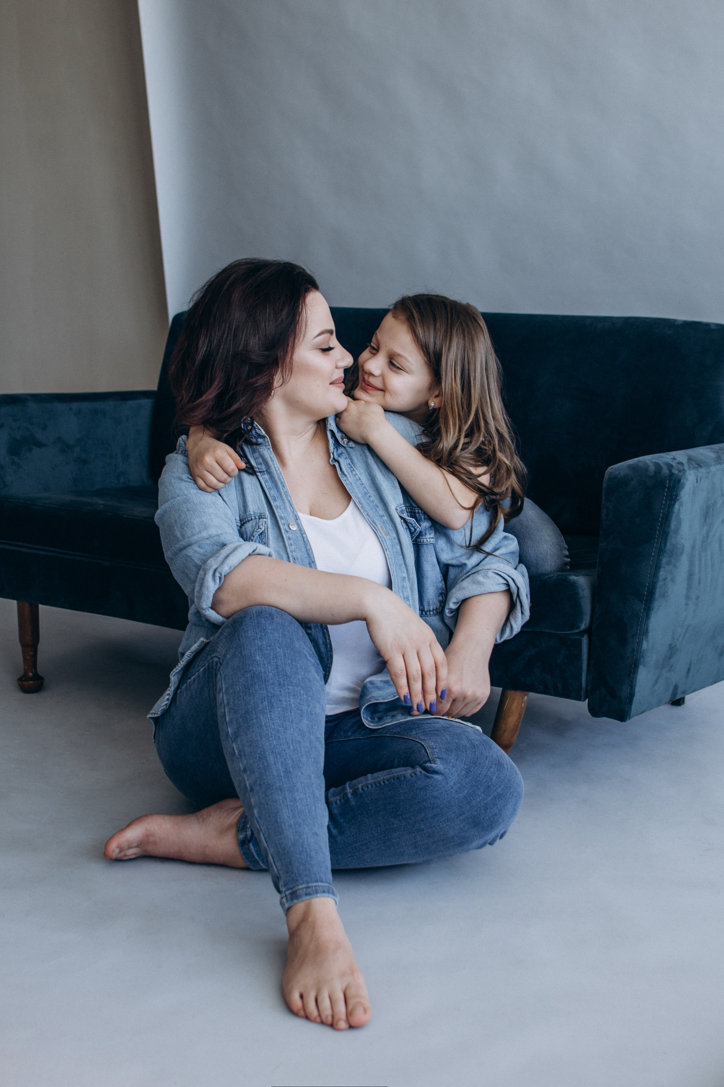 Мама і донечка. Студійна сімейна фотосесія. Сімейний, дитячий та індивідуальний фотограф в м. Тернопіль, м. Львів