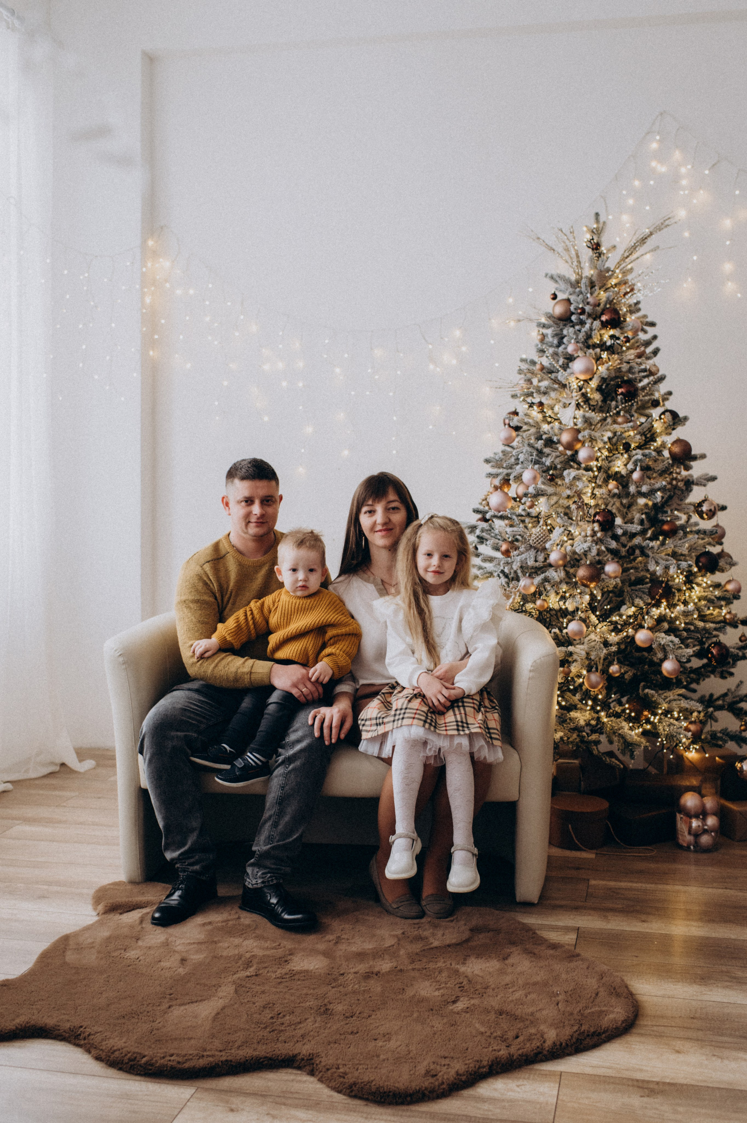 Новорічна фотосесія у студії Тернополя, фотосесія Львів. Сімейний, дитячий та індивідуальний фотограф в м. Тернопіль, м. Львів