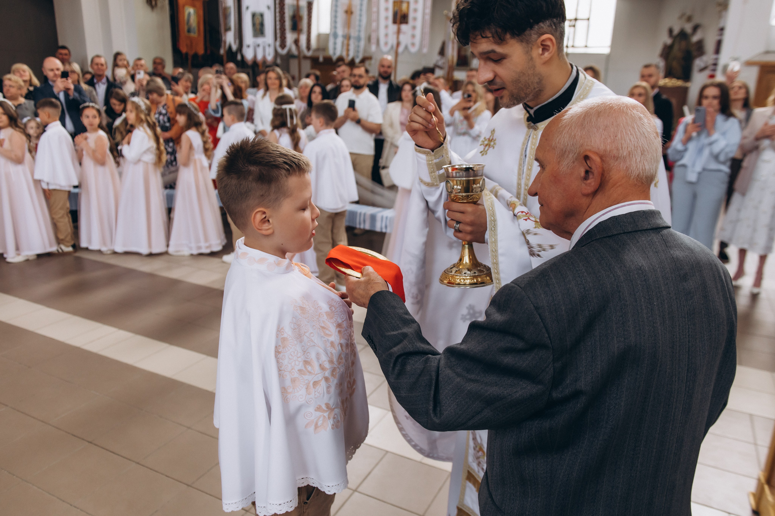 Фотосесія Причастя Тернопіль, зйомка Причастя, фотограф на Причастя Тернопіль, Причастя Львів, Причастя церква Михаїла Тернопіль. Сімейний, дитячий та індивідуальний фотограф в м. Тернопіль, м. Львів
