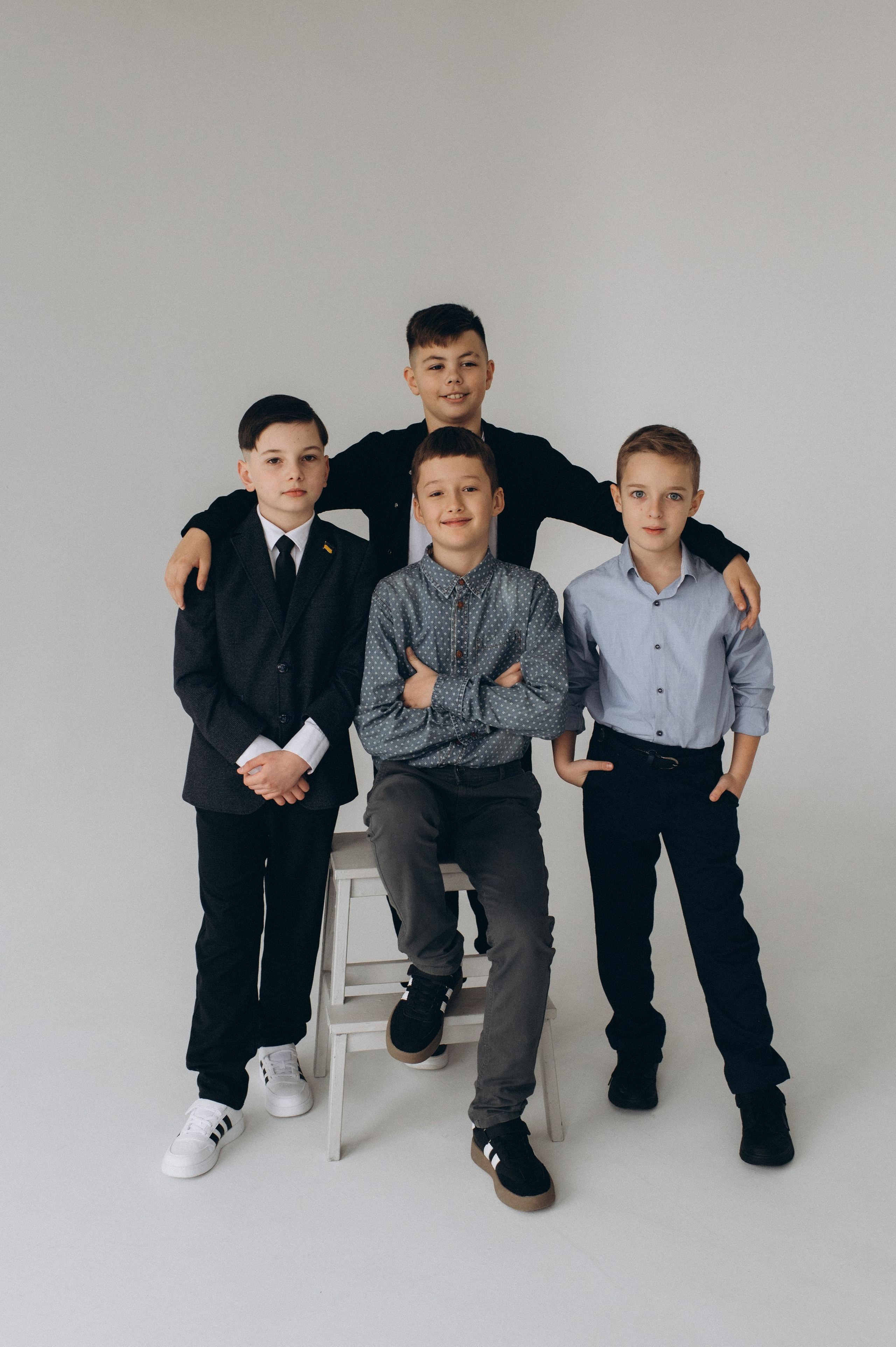 Шкільна фотосесія на віньєтки Тернопіль, шкільні альбоми, фотосесія випускників Тернопіль, випускний альбом, фотограф випускний Тернопіль. Сімейний, дитячий та індивідуальний фотограф в м. Тернопіль, м. Львів