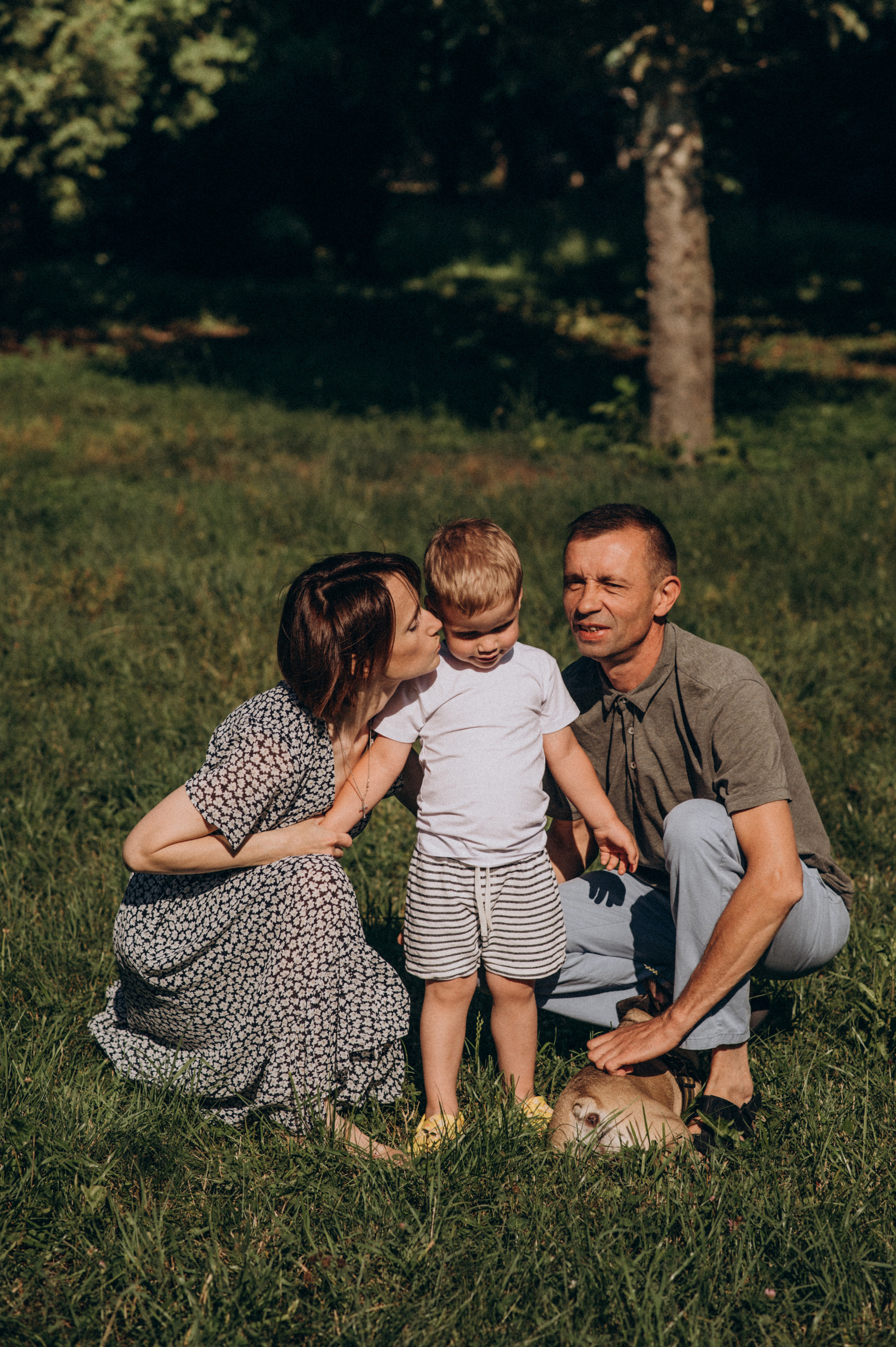 Сімейна літня фотосесія в парку, сімейний фотограф Тернопіль Львів. Сімейний, дитячий та індивідуальний фотограф в м. Тернопіль, м. Львів