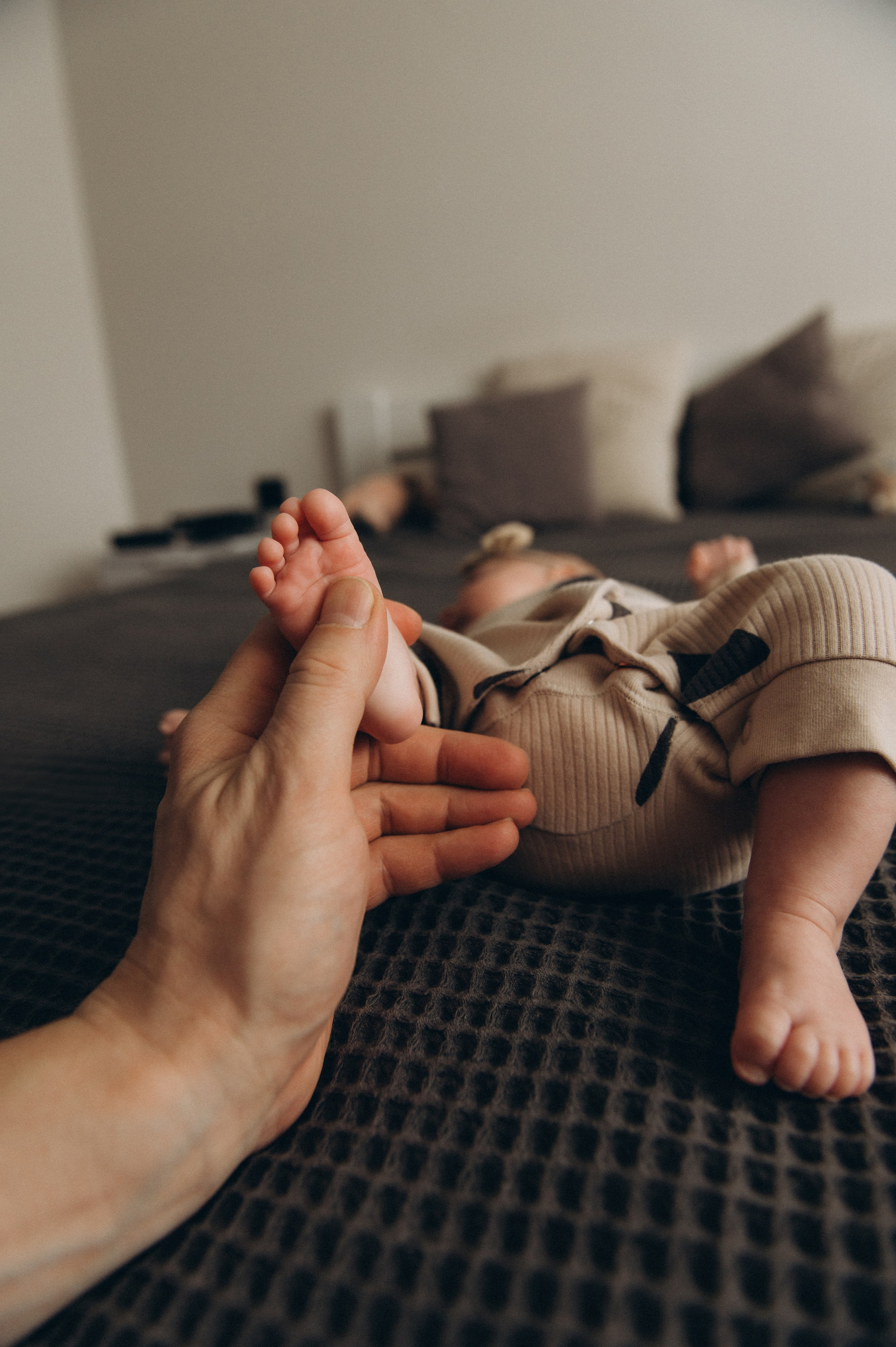 Сімейна фотосесія вдома Тернопіль, сімейний фотограф Львів Тернопіль, сімейна фотосесія Тернопіль, фотосесія двійні, зйомка близнюків. Сімейний, дитячий та індивідуальний фотограф в м. Тернопіль, м. Львів