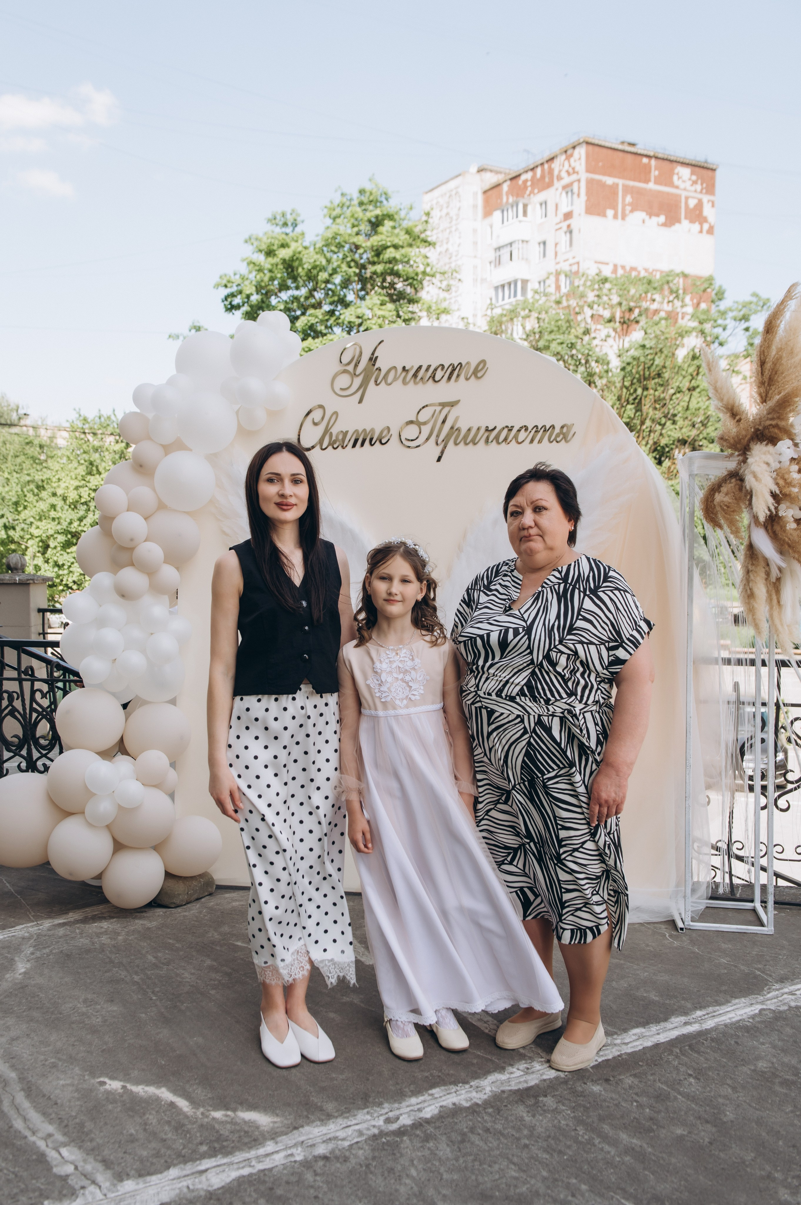Фотосесія Причастя Тернопіль церква Св Михаїла, фотограф на Причастя Тернопіль, фотосесія Літургії Причастя Тернопіль. Сімейний, дитячий та індивідуальний фотограф в м. Тернопіль, м. Львів