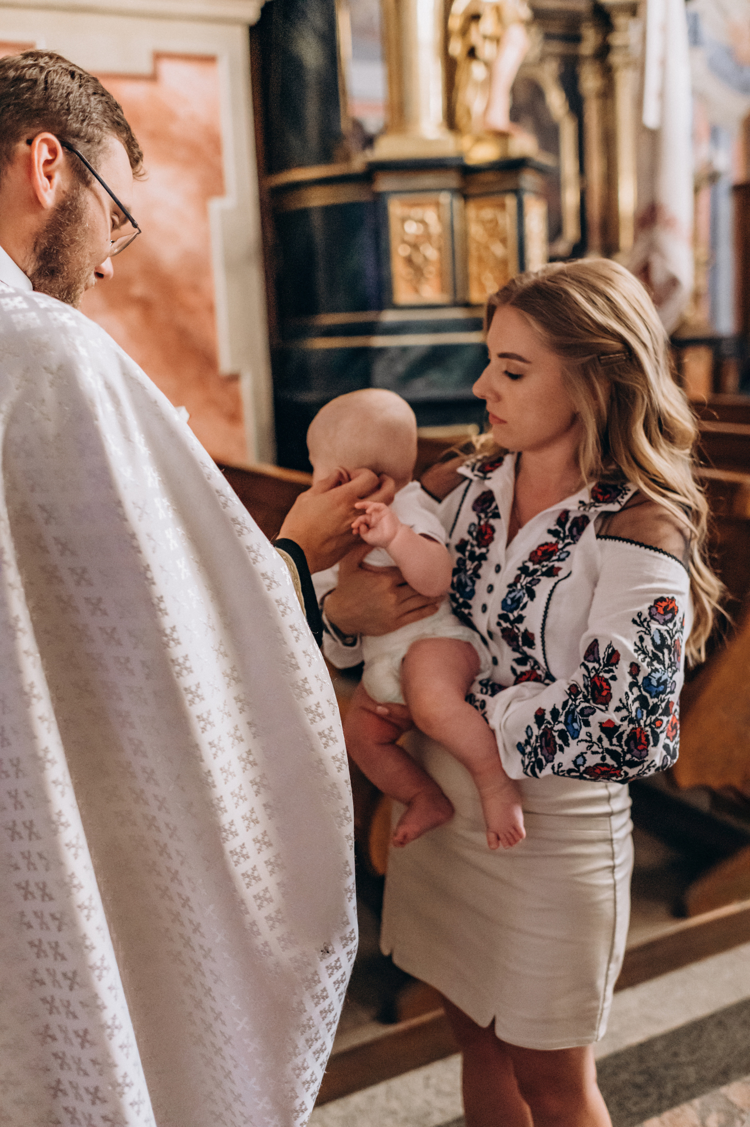 Хрещення Марка, Бернардинський монастир, Львів. Сімейний, дитячий та індивідуальний фотограф в м. Тернопіль, м. Львів