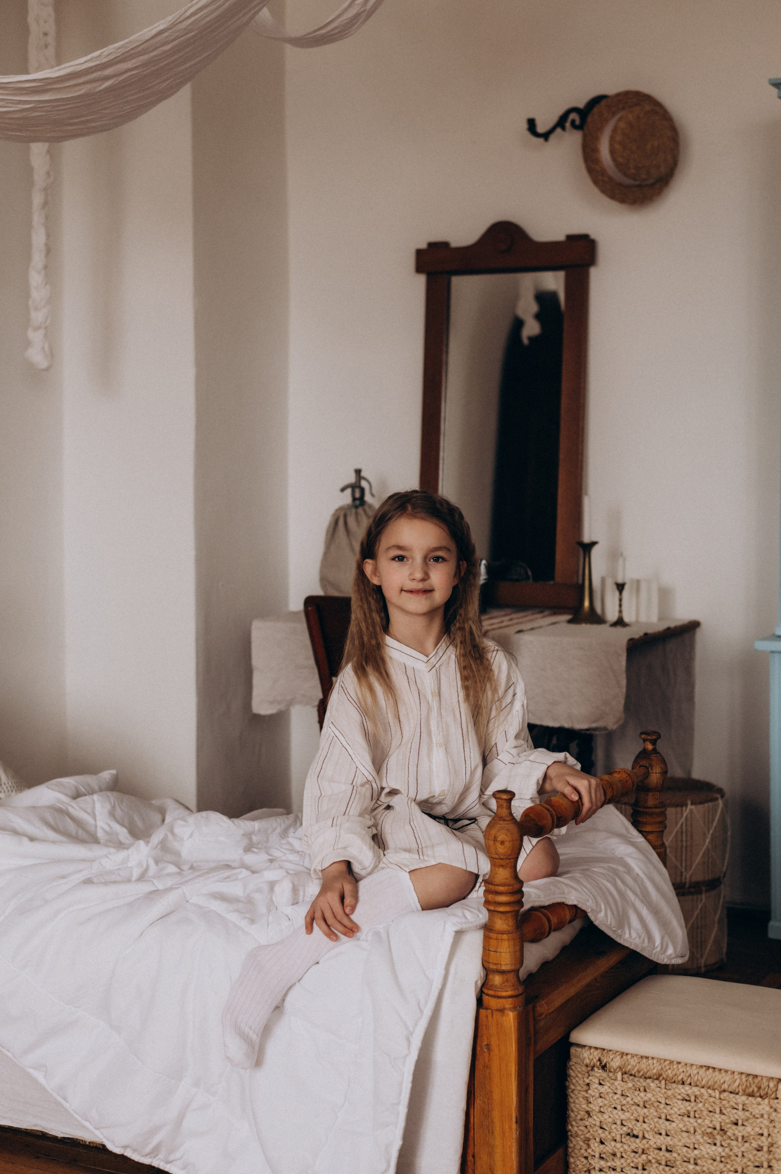 Сімейна фотосесія мами і донечок, зйомка Тернопіль Львів етностиль. Сімейний, дитячий та індивідуальний фотограф в м. Тернопіль, м. Львів