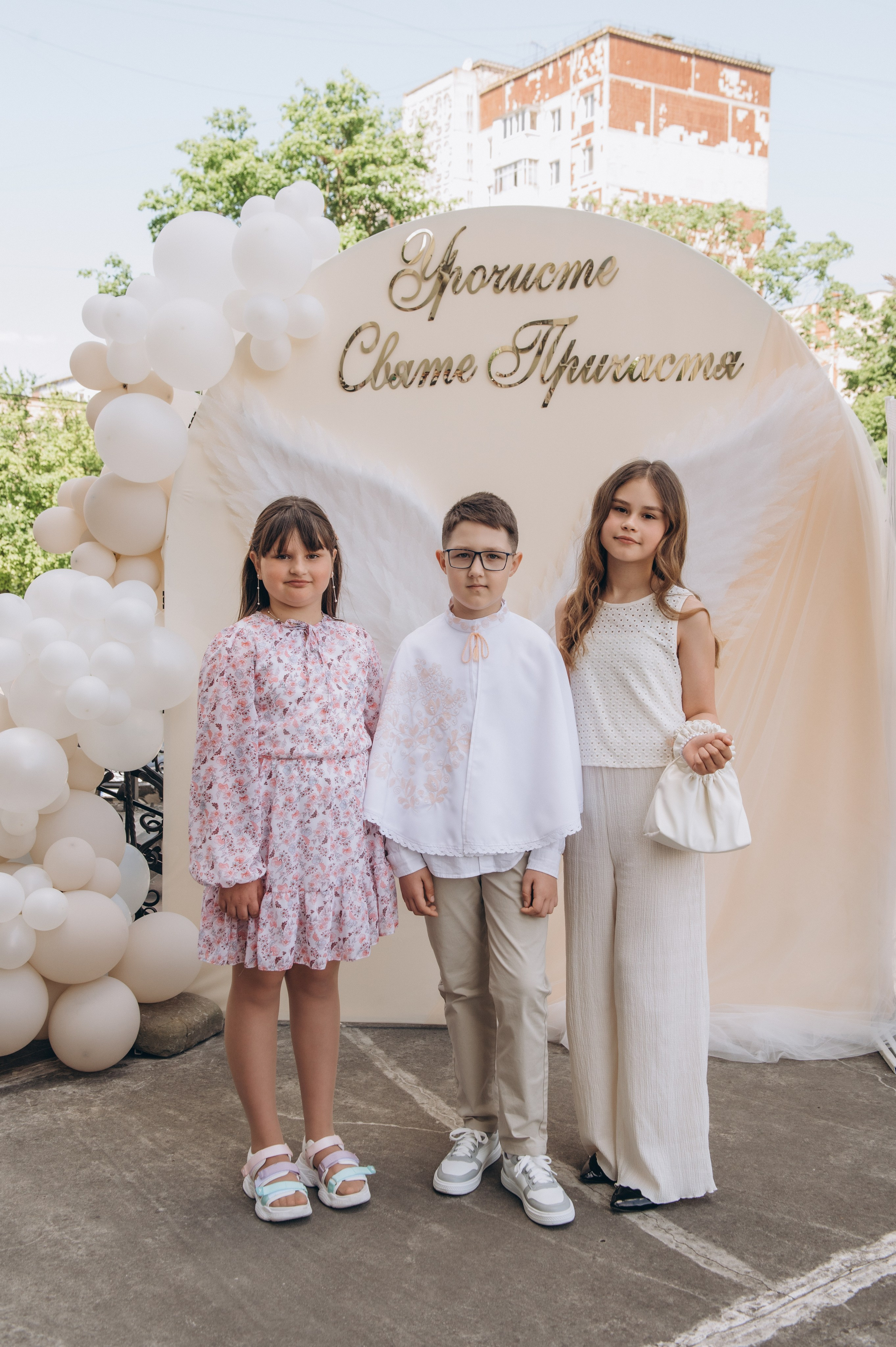 Фотосесія Причастя Тернопіль церква Св Михаїла, фотограф на Причастя Тернопіль, фотосесія Літургії Причастя Тернопіль. Сімейний, дитячий та індивідуальний фотограф в м. Тернопіль, м. Львів
