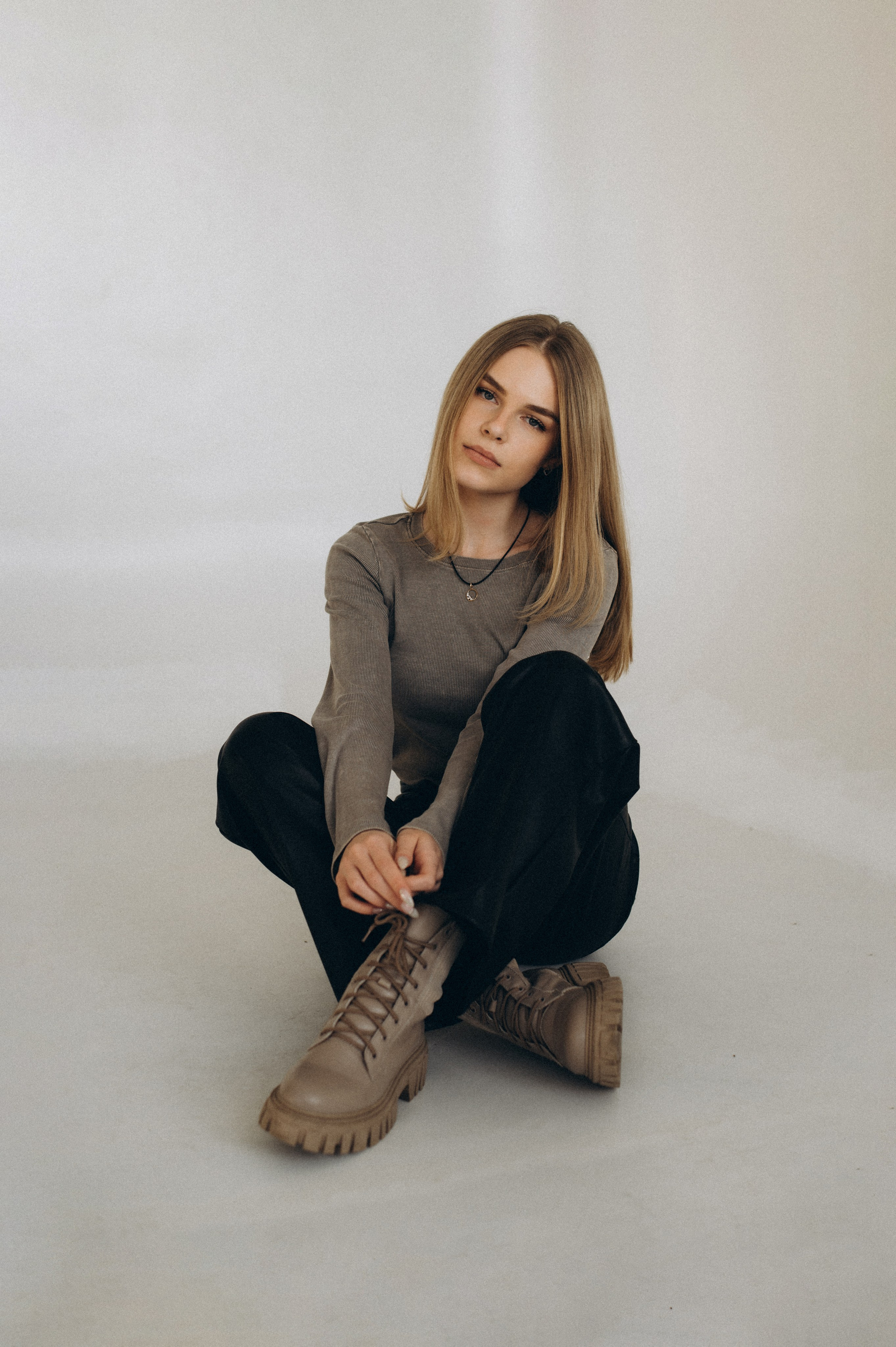 Фотосесія випускників, фотосесія на віньєтки Тернопіль, випускники Тернопіль, випуск 2025. Сімейний, дитячий та індивідуальний фотограф в м. Тернопіль, м. Львів