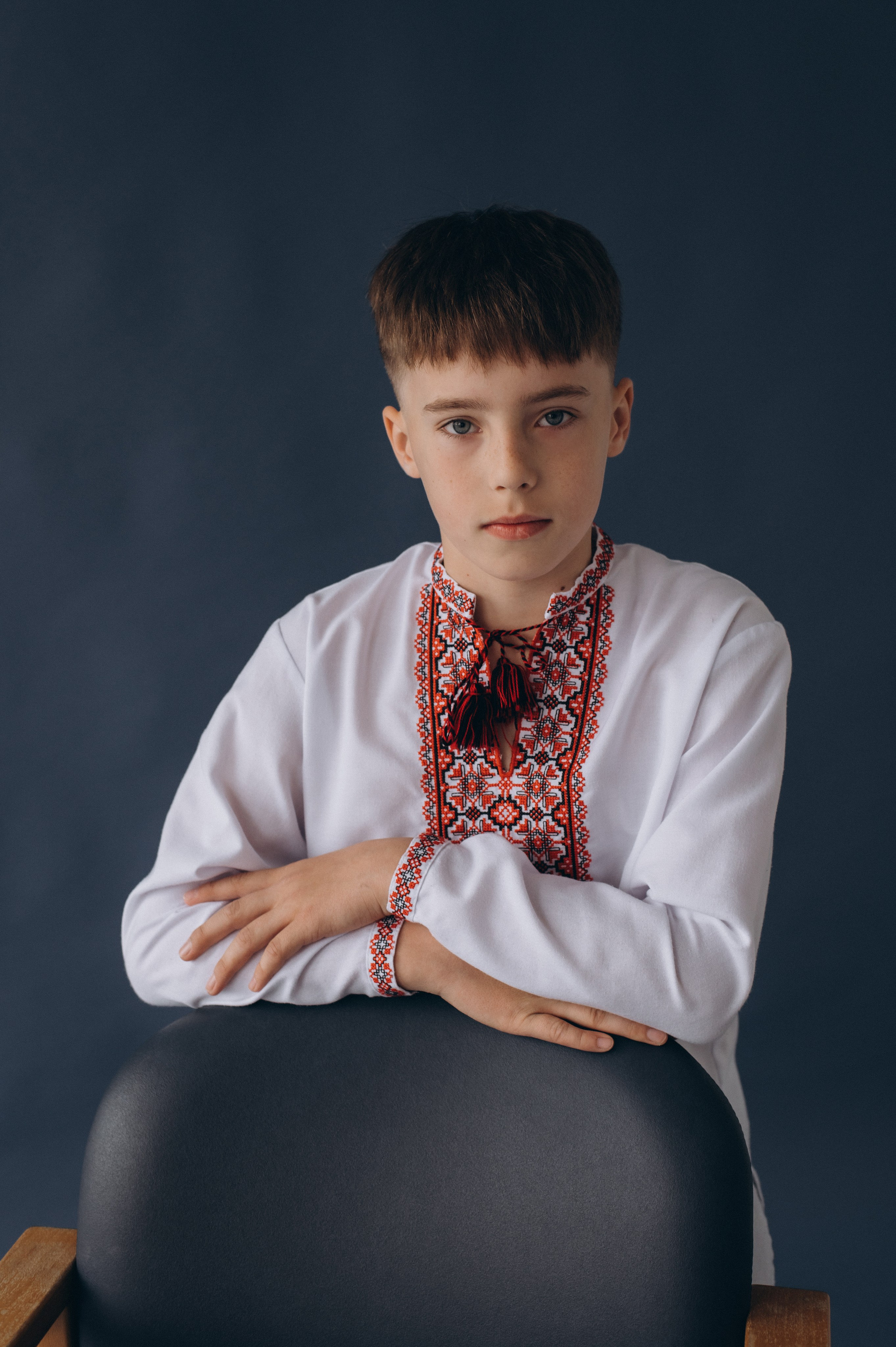 Шкільна фотосесія на віньєтки Тернопіль, фотосесія випускників Тернопіль, зйомка на віньєтки, шкільні фотоальбоми Тернопіль. Сімейний, дитячий та індивідуальний фотограф в м. Тернопіль, м. Львів