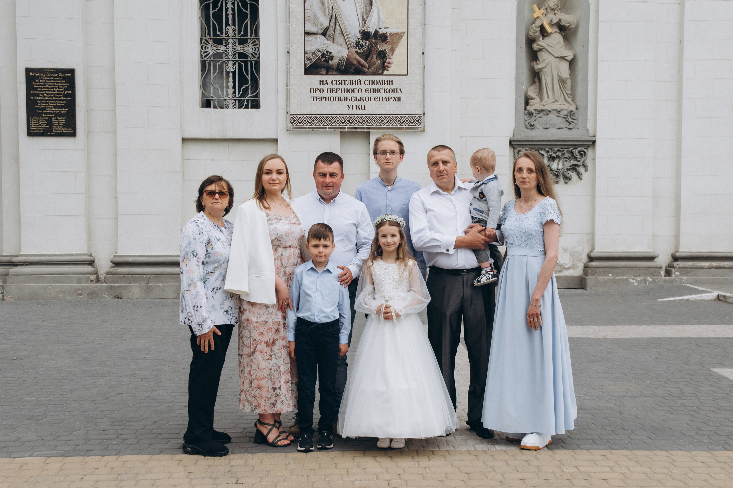 Фотосесія Першого Причастя Тернопіль, фотосесія Причастя Тернопіль, Таїнство Першого Причастя Тернопіль, Катедра Причастя Тернопіль. Сімейний, дитячий та індивідуальний фотограф в м. Тернопіль, м. Львів