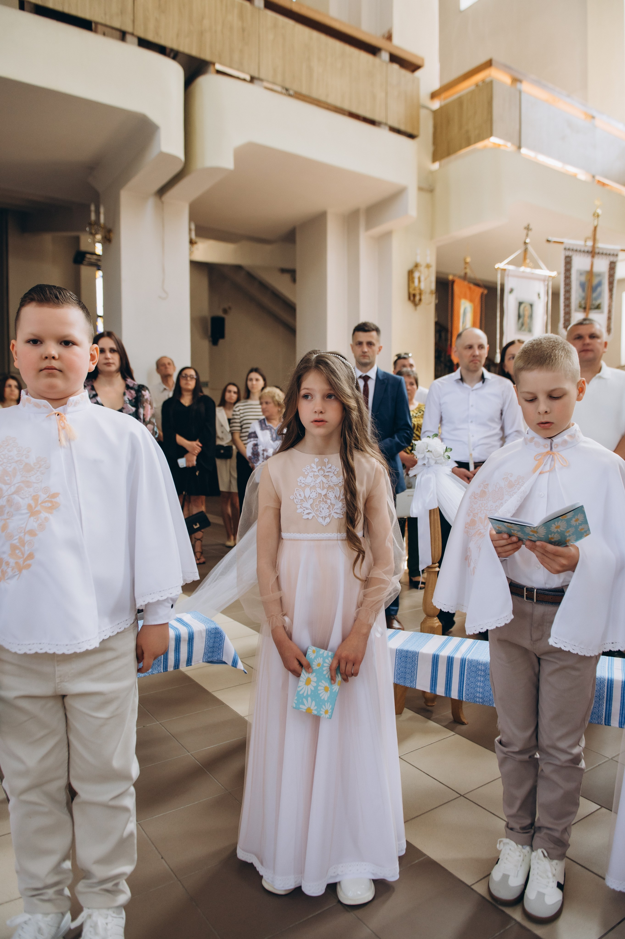 Фотосесія Причастя Тернопіль церква Св Михаїла, фотограф на Причастя Тернопіль, фотосесія Літургії Причастя Тернопіль. Сімейний, дитячий та індивідуальний фотограф в м. Тернопіль, м. Львів