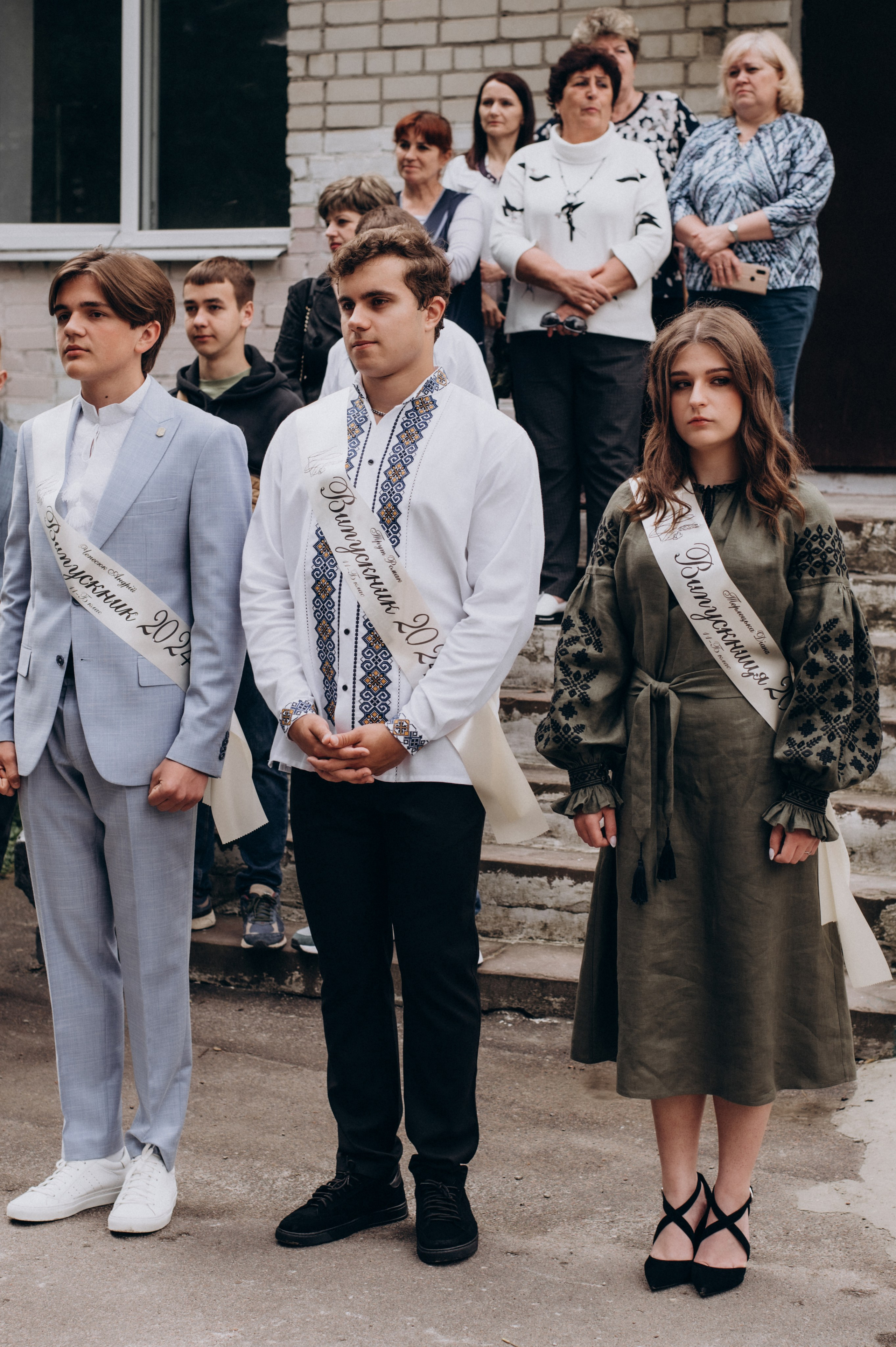 Фотосесія останнього дзвоника, фотосесія випускників Тернопіль, випускний 2024. Сімейний, дитячий та індивідуальний фотограф в м. Тернопіль, м. Львів