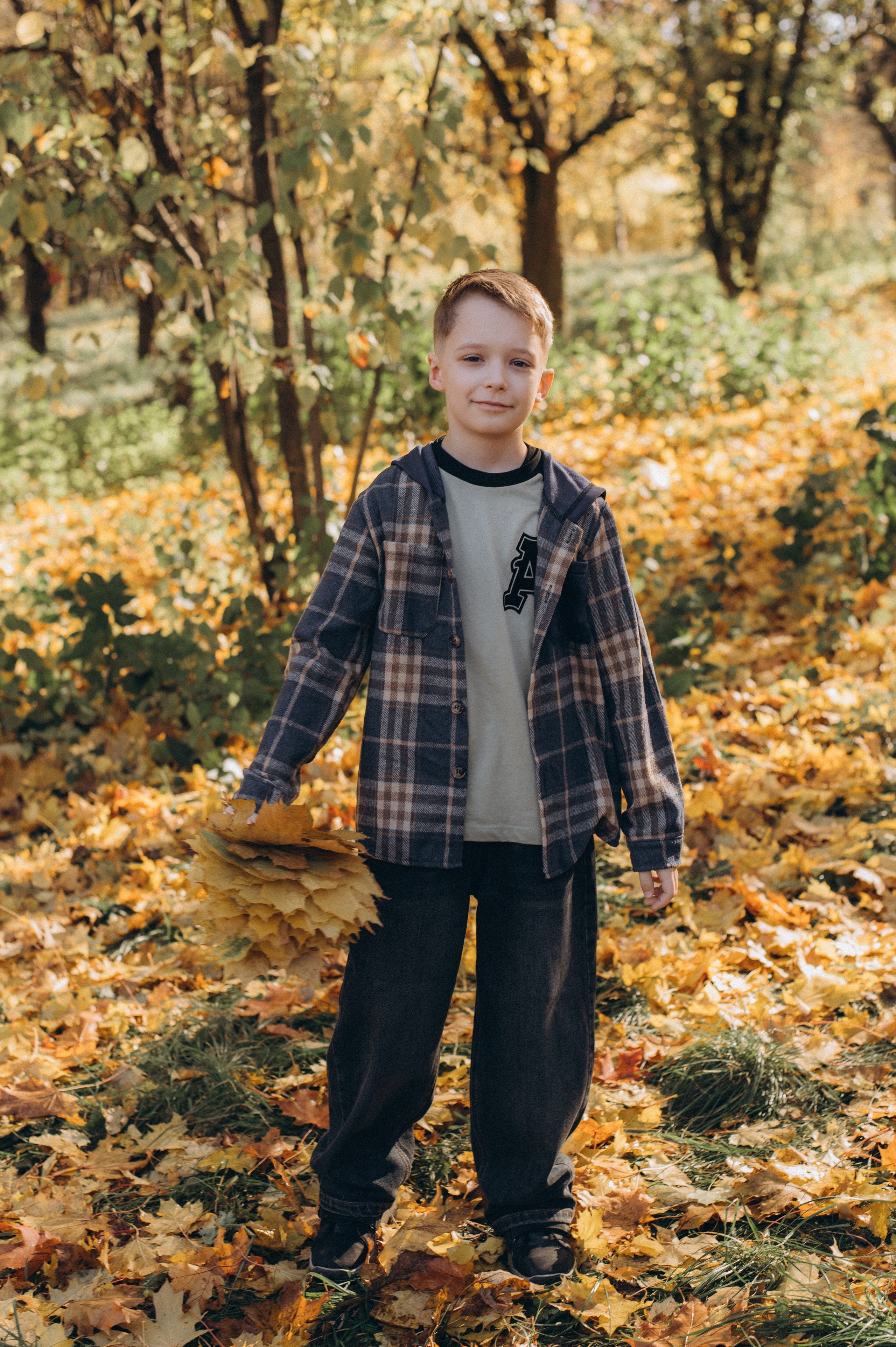 Осіння фотосесія 4 класу на віньєтки, випускні фотоальбоми Тернопіль, фотосесія випускників Тернопіль, шкільний випускний альбом Тернопіль. Сімейний, дитячий та індивідуальний фотограф в м. Тернопіль, м. Львів