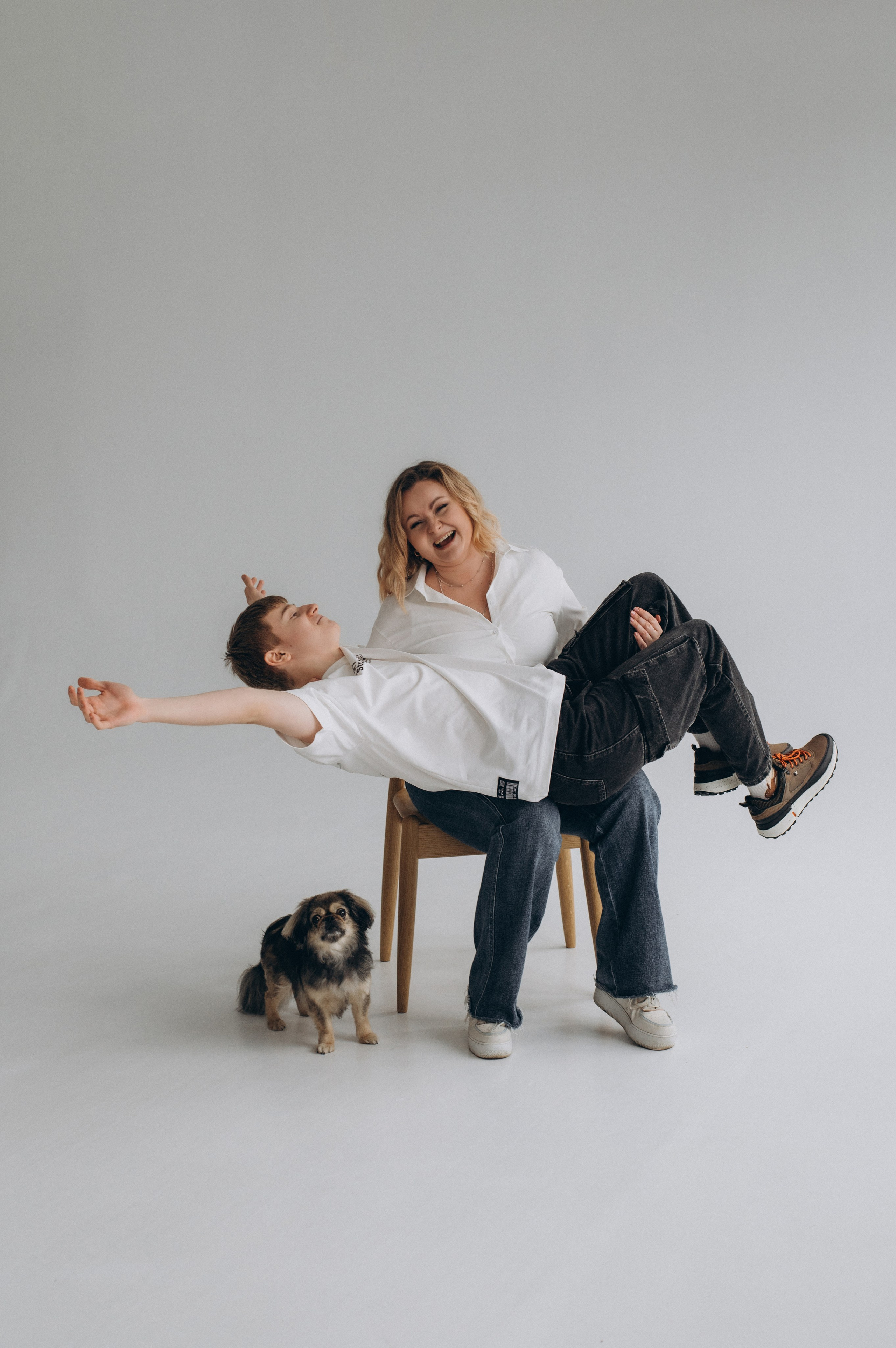 Фотосесія мама і син, сімейна фотосесія Тернопіль, зйомка мами з сином, сімейний фотограф Тернопіль, зйомка з домашнім улюбленцем. Сімейний, дитячий та індивідуальний фотограф в м. Тернопіль, м. Львів