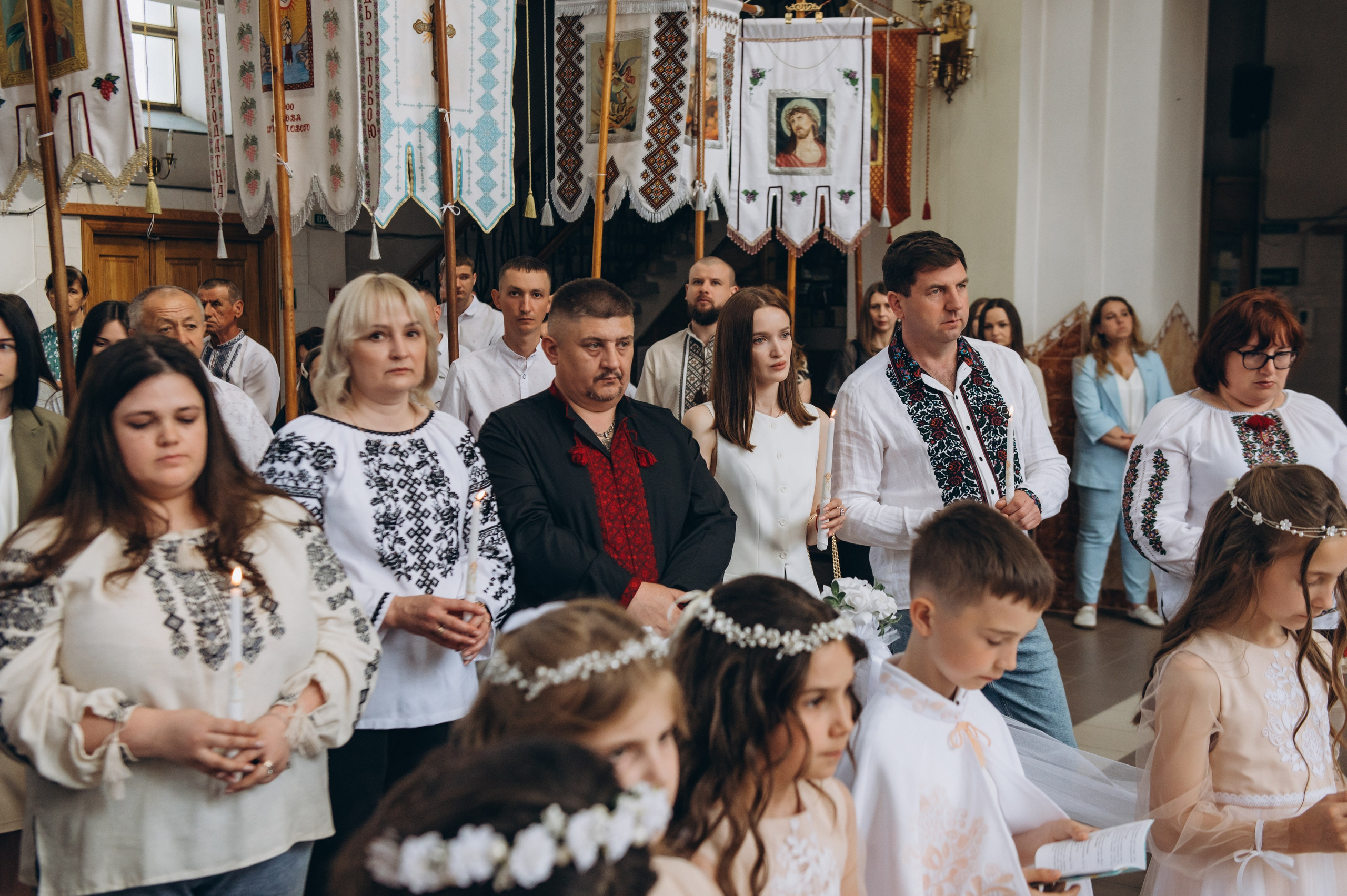 Фотосесія Причастя Тернопіль церква Св Михаїла, фотограф на Причастя Тернопіль, фотосесія Літургії Причастя Тернопіль. Сімейний, дитячий та індивідуальний фотограф в м. Тернопіль, м. Львів