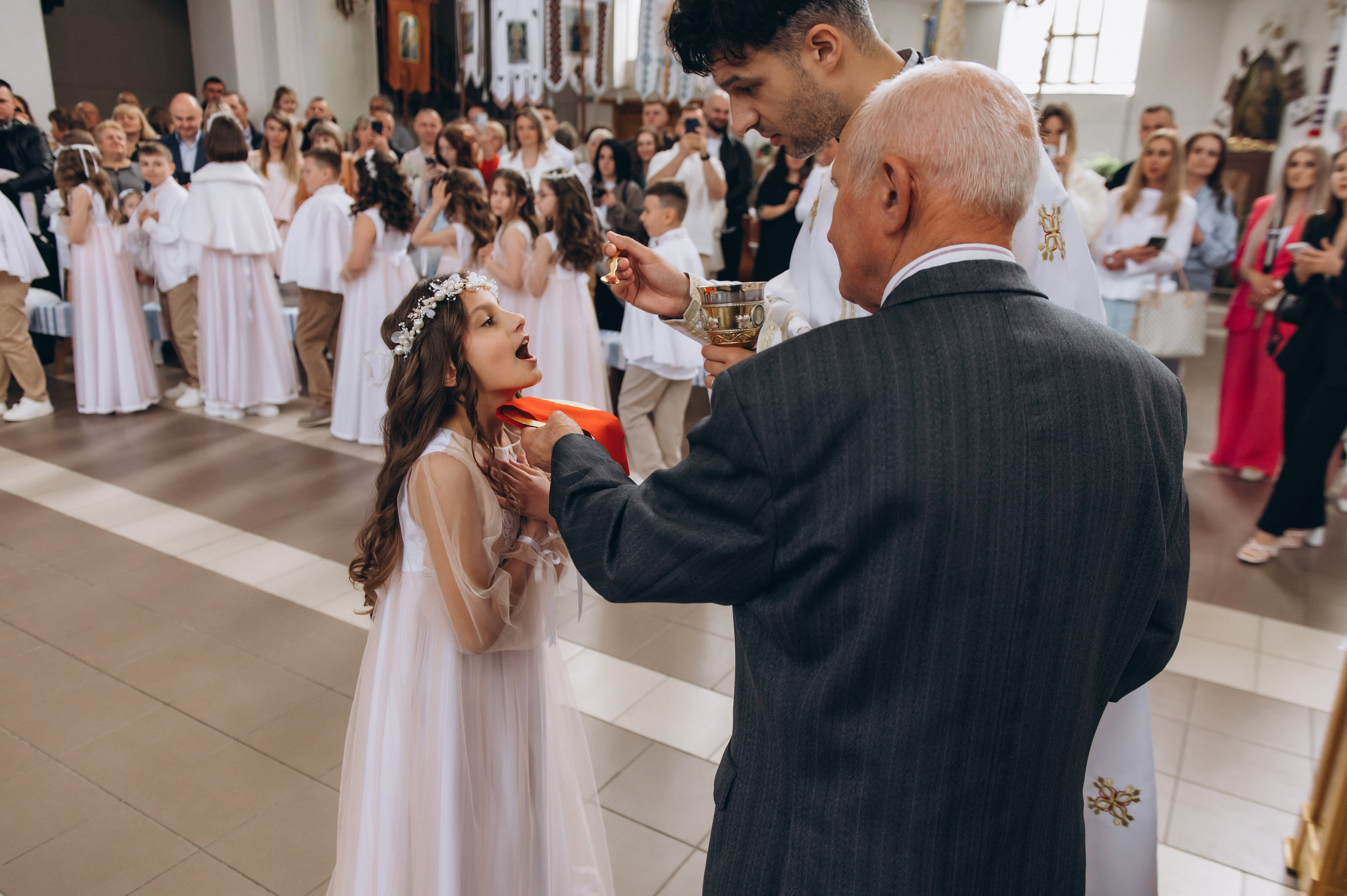 Фотосесія Причастя Тернопіль, зйомка Причастя, фотограф на Причастя Тернопіль, Причастя Львів, Причастя церква Михаїла Тернопіль. Сімейний, дитячий та індивідуальний фотограф в м. Тернопіль, м. Львів