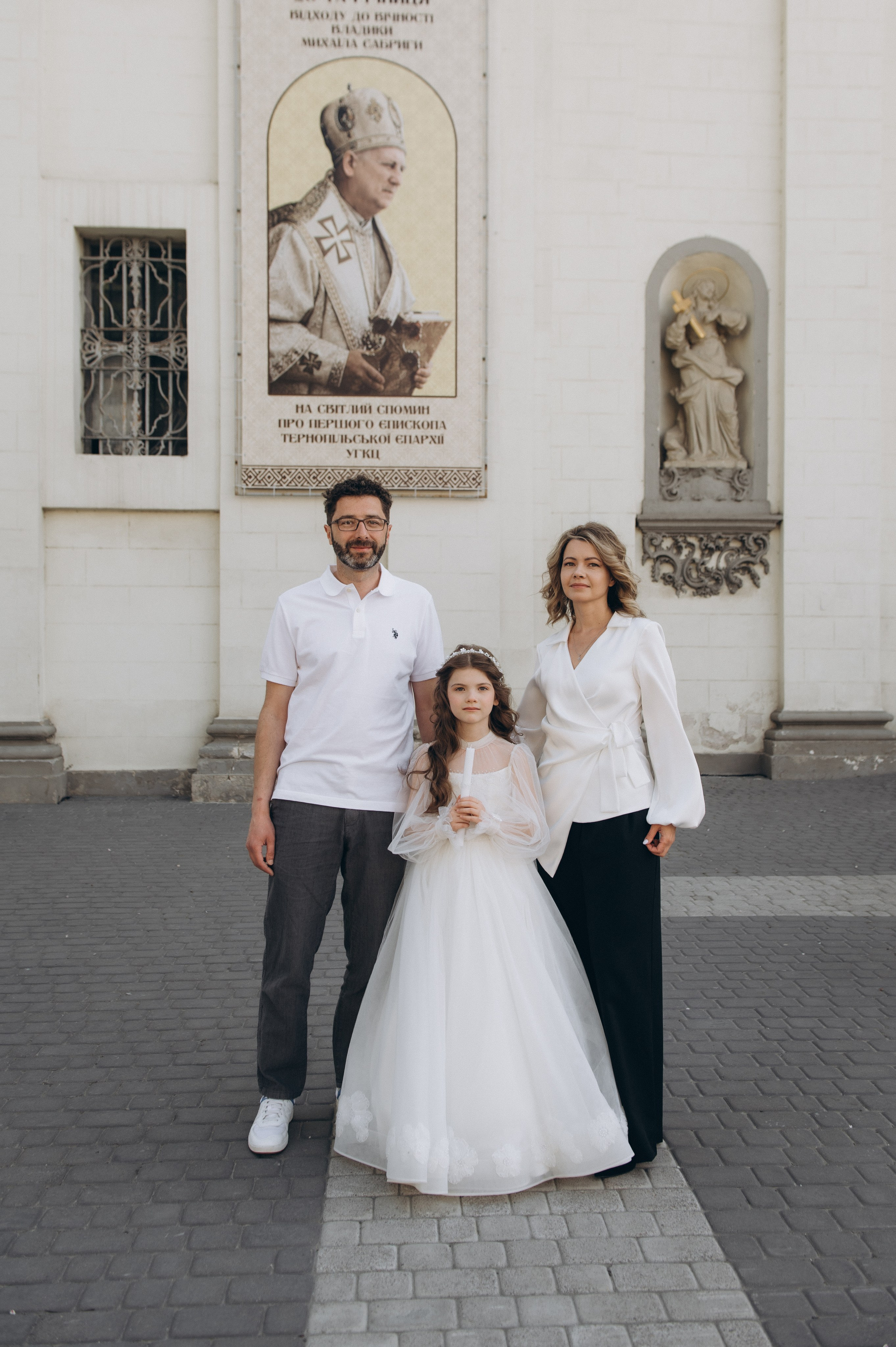 Фотосесія Першого Причастя Тернопіль, фотосесія Причастя Тернопіль, Таїнство Першого Причастя Тернопіль, Катедра Причастя Тернопіль. Сімейний, дитячий та індивідуальний фотограф в м. Тернопіль, м. Львів