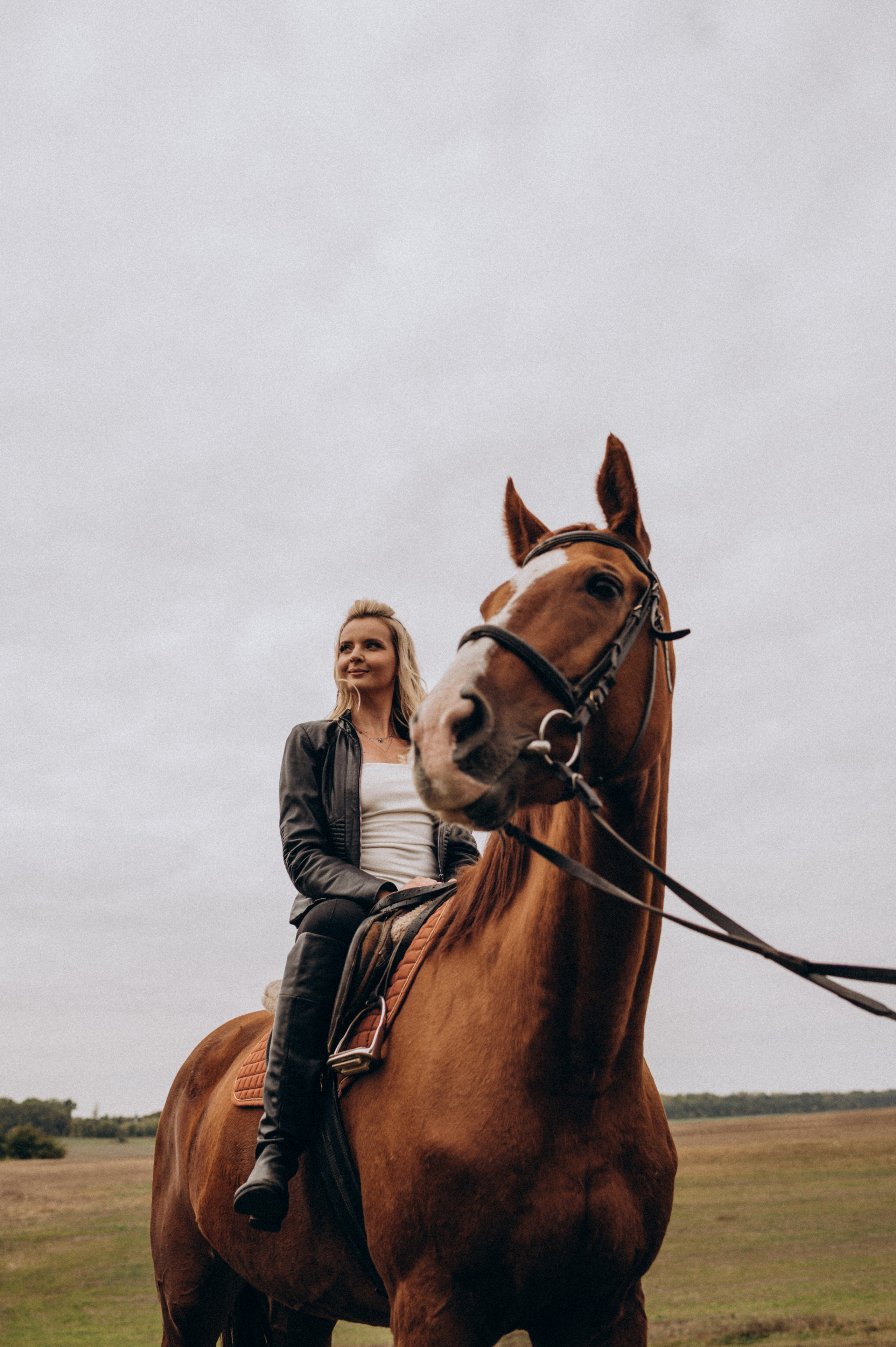 Фотосесія з кіньми Тернопіль, кінна зйомка, сімейна фотосесія на конях. Сімейний, дитячий та індивідуальний фотограф в м. Тернопіль, м. Львів
