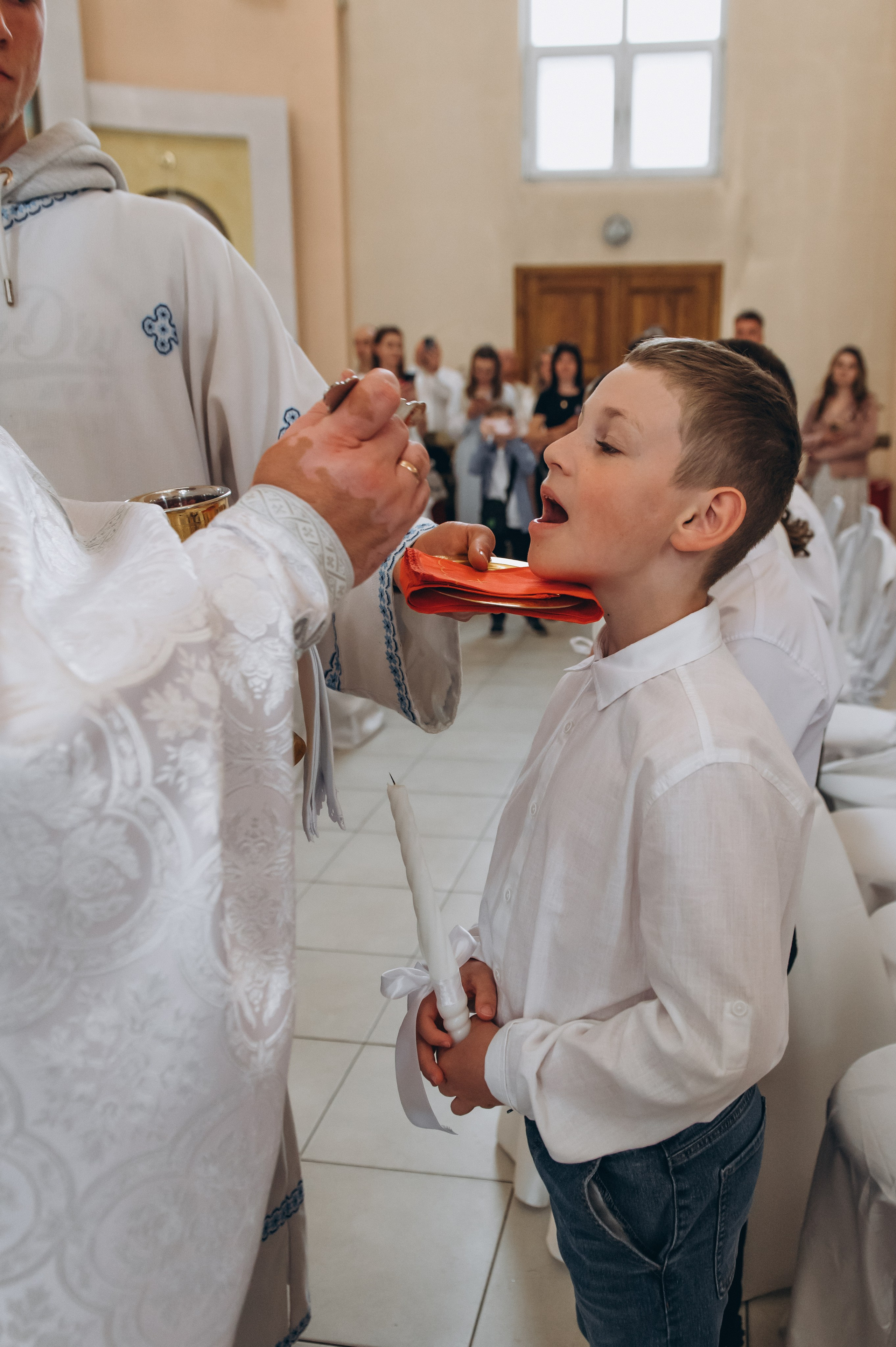 Фотосесія Причастя Тернопіль, зйомка Причастя, фотограф на Причастя Тернопіль, Причастя Львів, церква Петра і Павла. Сімейний, дитячий та індивідуальний фотограф в м. Тернопіль, м. Львів