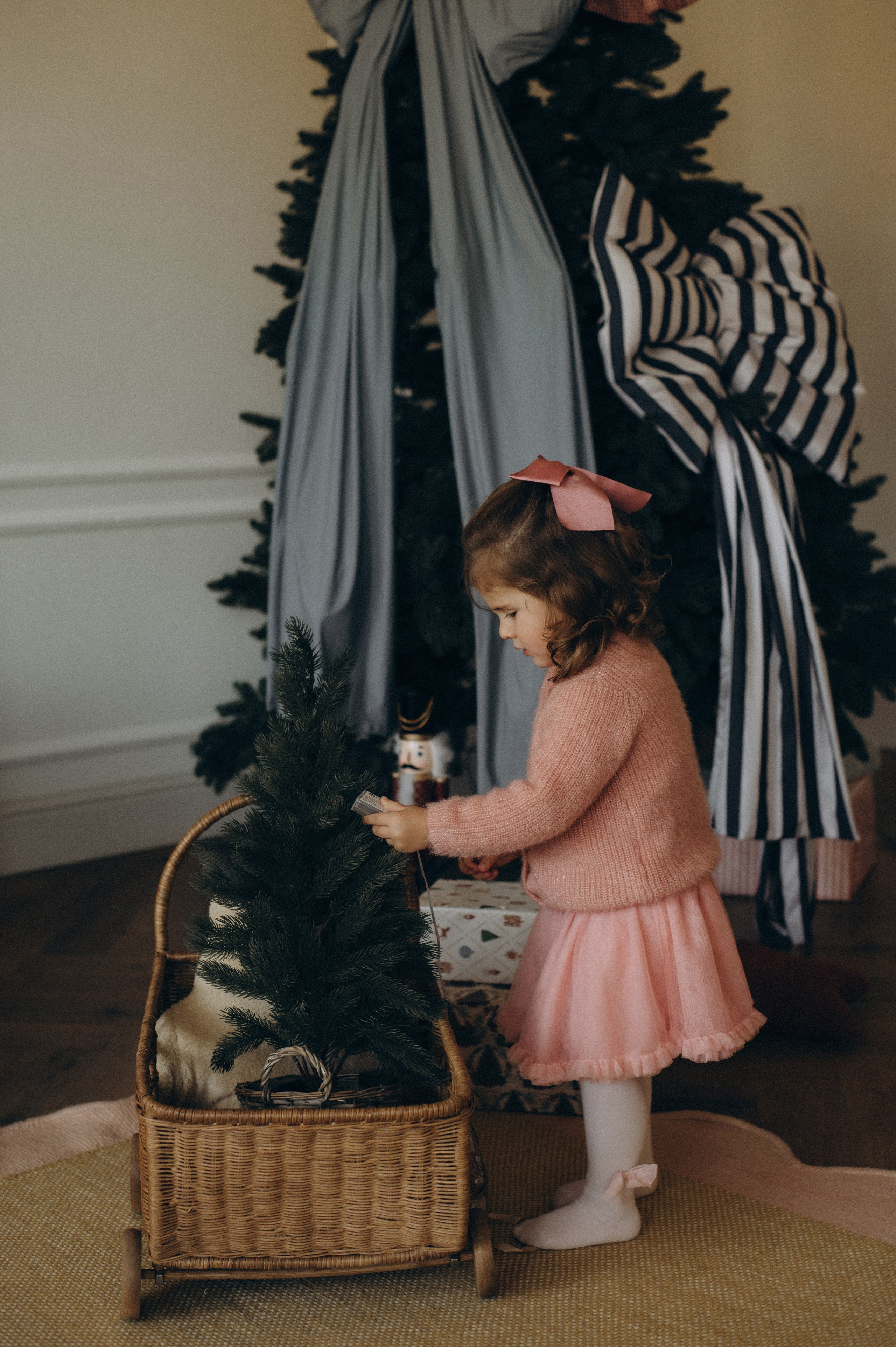 Фотосесія мами і донечки Тернопіль, сімейний фотограф Тернопіль, фотосесія мами і дитини Тернопіль, новорічна фотосесія Тернопіль. Сімейний, дитячий та індивідуальний фотограф в м. Тернопіль, м. Львів