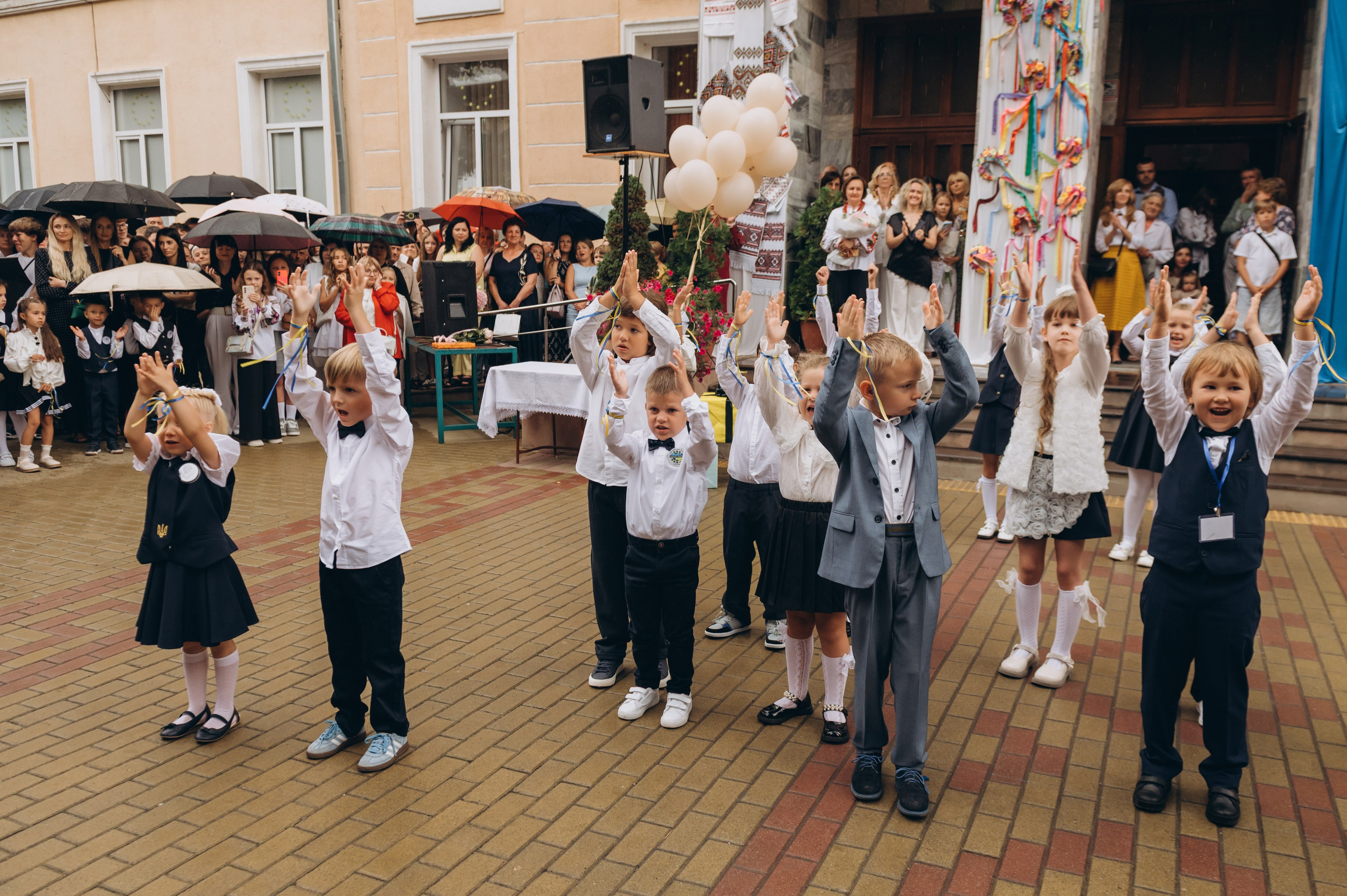 Перший дзвоник у Тернополі, фотосесія першокласників