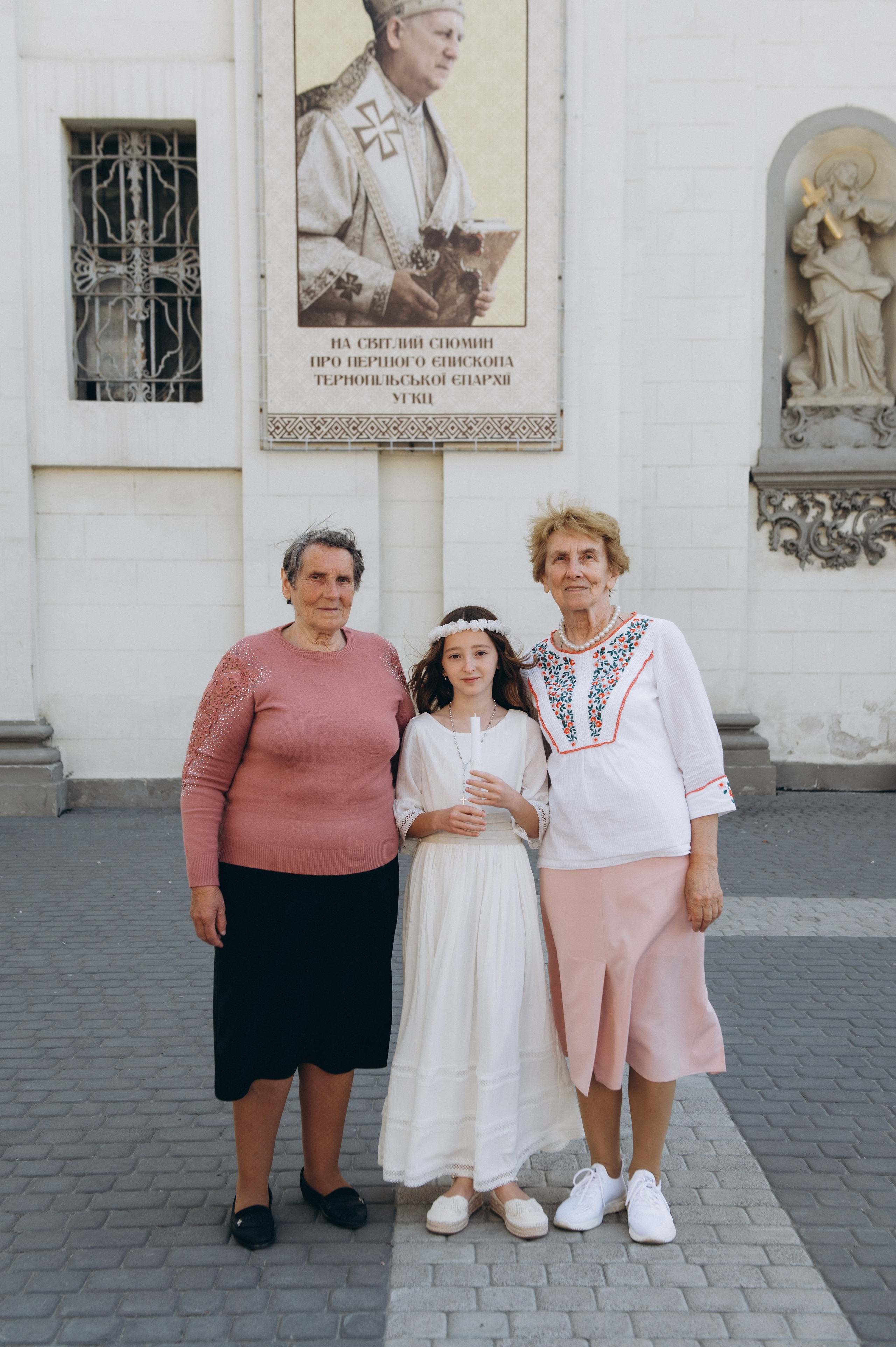 Фотосесія Першого Причастя Тернопіль, фотосесія Причастя Тернопіль, Таїнство Першого Причастя Тернопіль, Катедра Причастя Тернопіль. Сімейний, дитячий та індивідуальний фотограф в м. Тернопіль, м. Львів