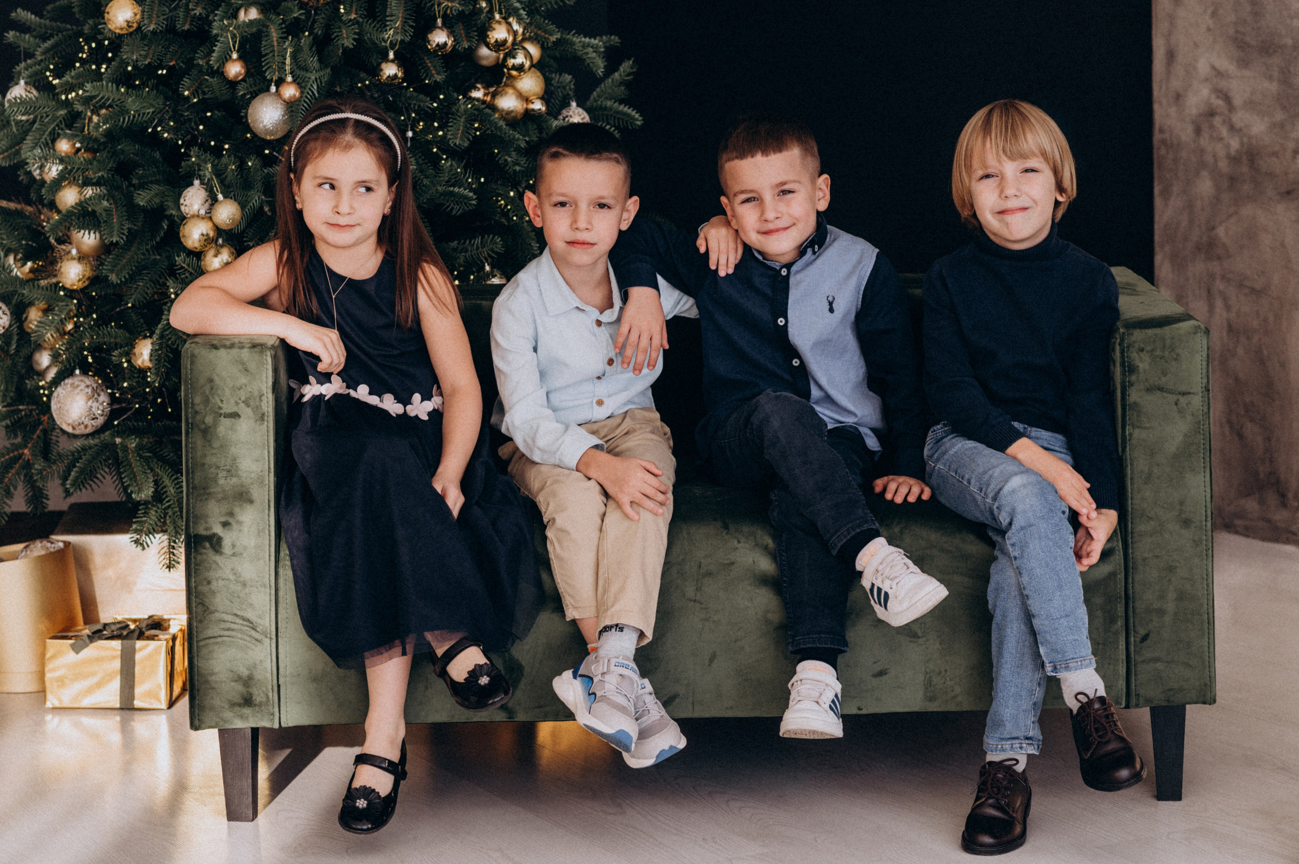 Фотосесія групи дитячого садочку, фотосесія на віньєтки, зйомка дітей в студії. Сімейний, дитячий та індивідуальний фотограф в м. Тернопіль, м. Львів