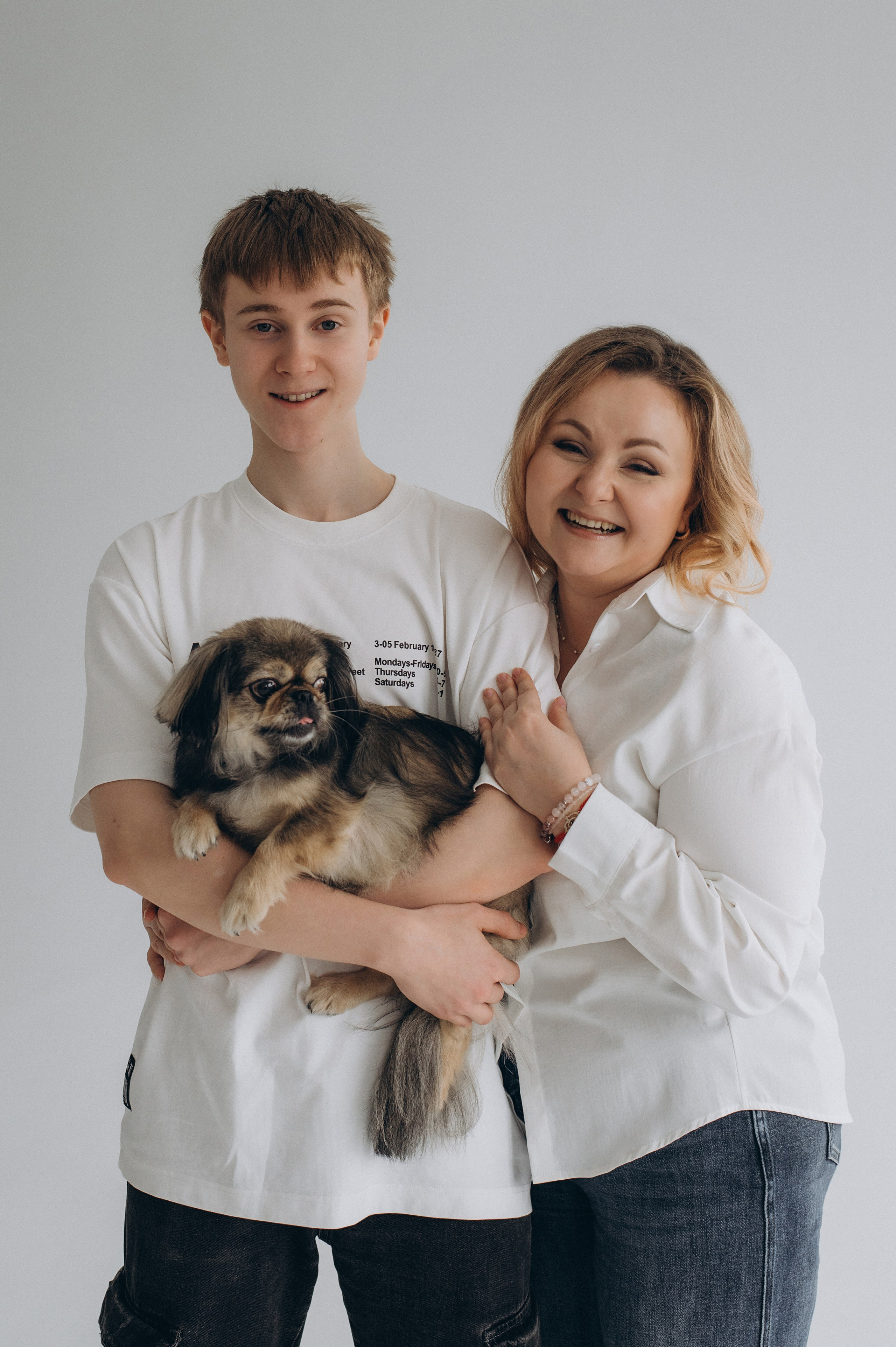 Фотосесія мама і син, сімейна фотосесія Тернопіль, зйомка мами з сином, сімейний фотограф Тернопіль, зйомка з домашнім улюбленцем. Сімейний, дитячий та індивідуальний фотограф в м. Тернопіль, м. Львів