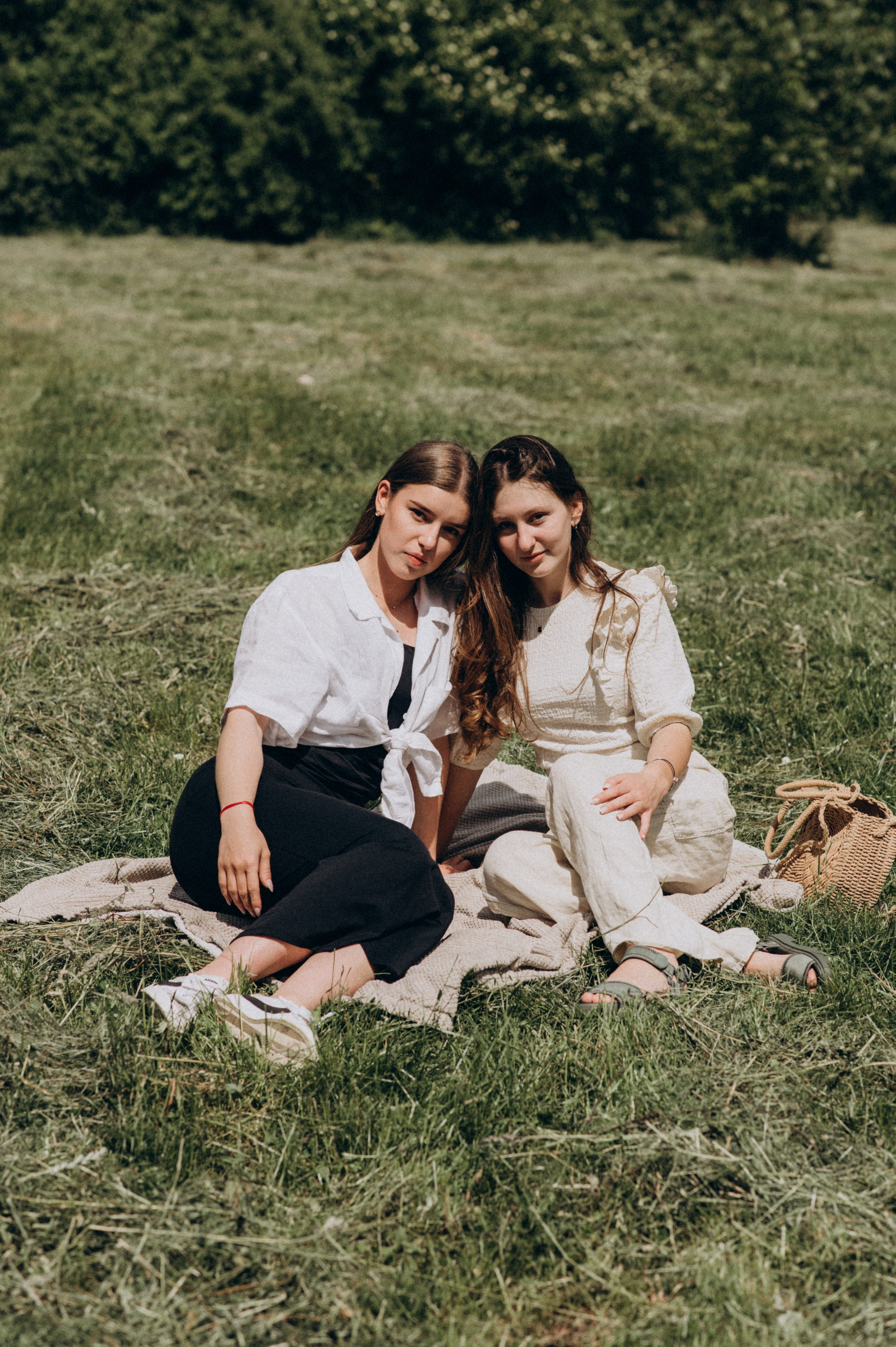 Фотосесія випускників, зйомка випускників Тернопіль Львів, випускні фотоальбоми Тернопіль, шкільні фотоальбоми Тернопіль. Сімейний, дитячий та індивідуальний фотограф в м. Тернопіль, м. Львів