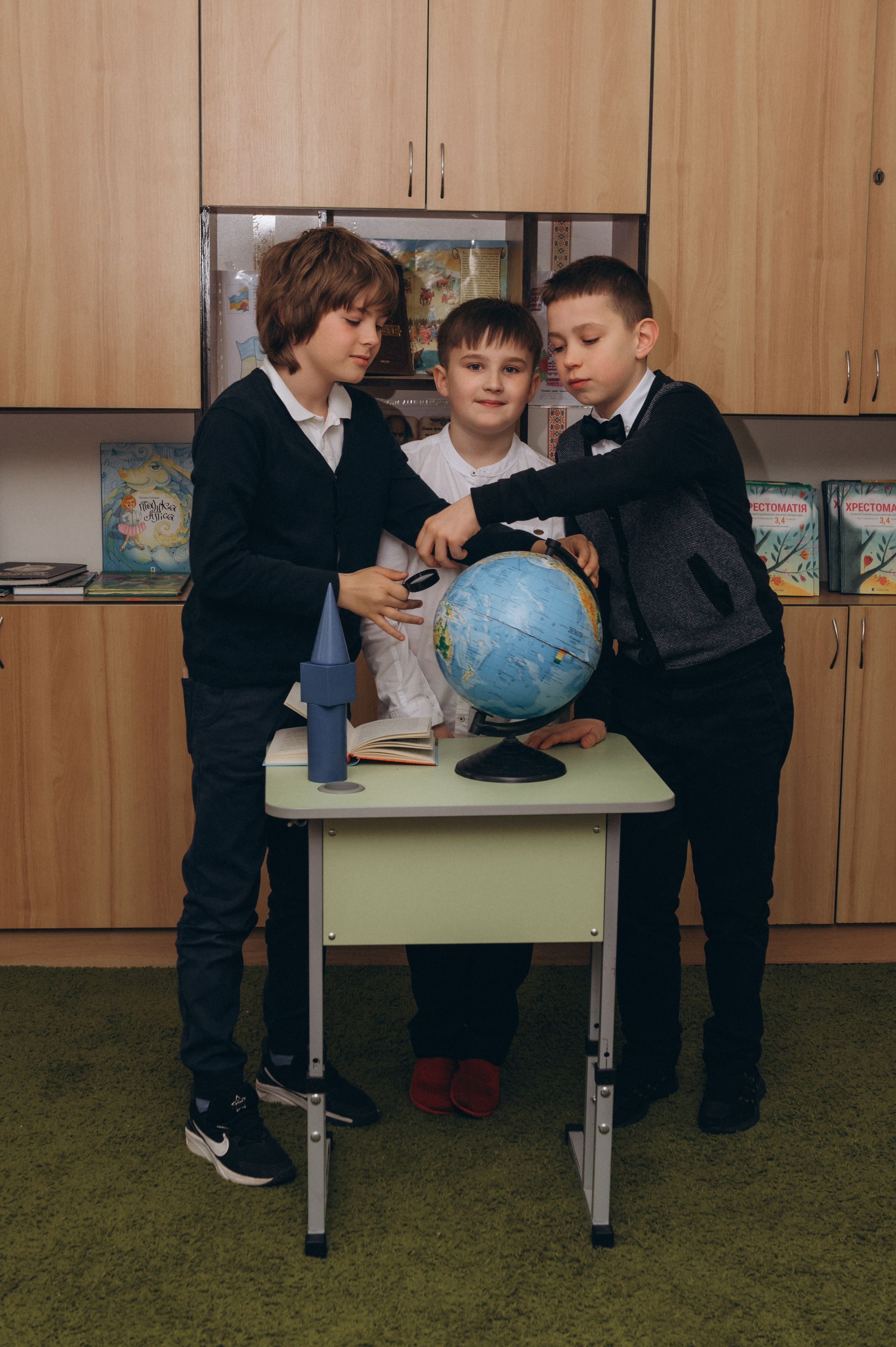 Шкільна фотосесія на віньєтки Тернопіль, фотосесія випускників Тернопіль, зйомка на віньєтки, шкільні фотоальбоми Тернопіль. Сімейний, дитячий та індивідуальний фотограф в м. Тернопіль, м. Львів