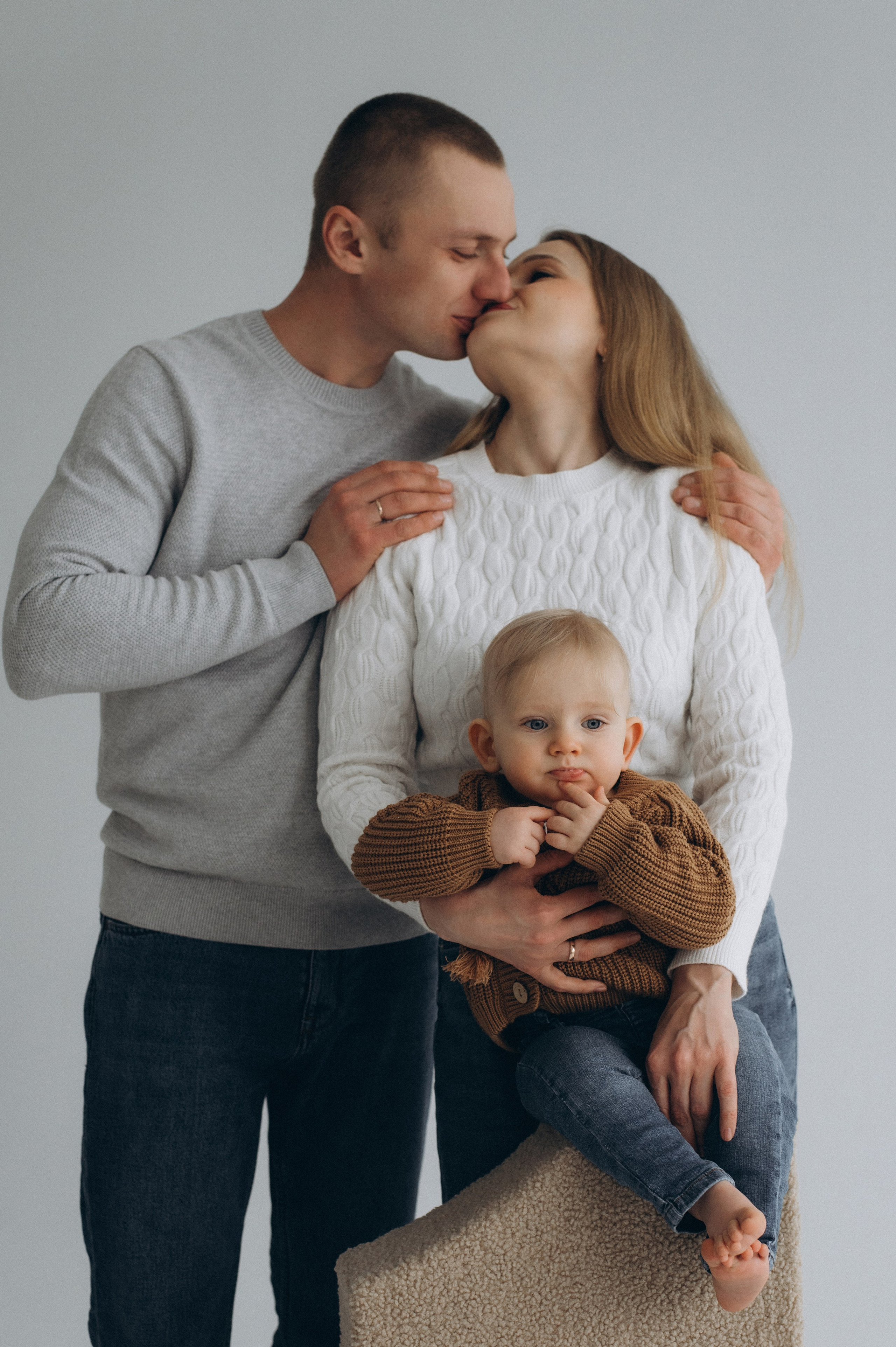 Зйомка дня народження дитини, фотосесія 1 рік Тернопіль, сімейний фотограф Тернопіль, сімейна фотосесія Тернопіль, перший тортик малюка. Сімейний, дитячий та індивідуальний фотограф в м. Тернопіль, м. Львів