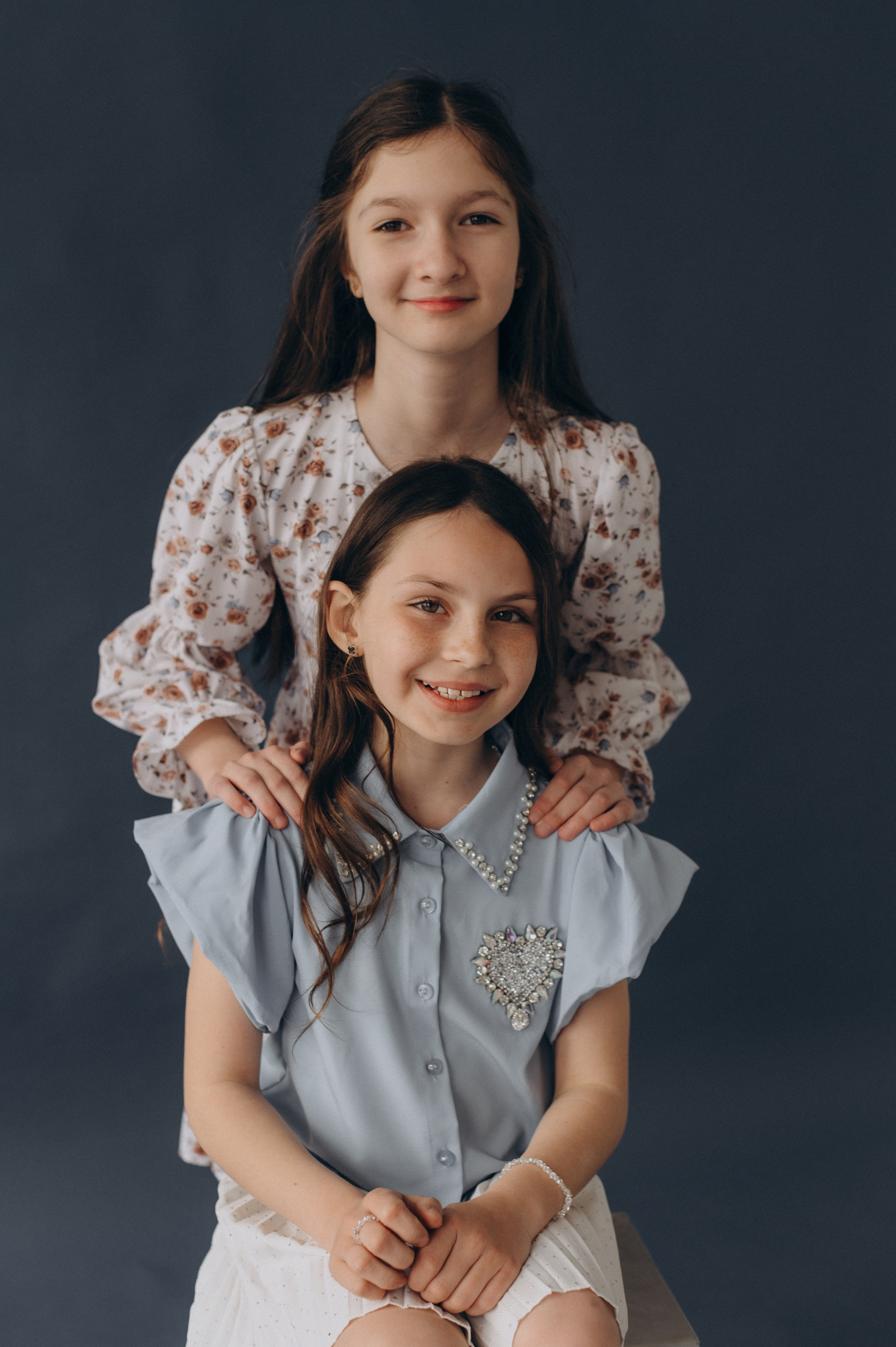 Шкільна фотосесія на віньєтки Тернопіль, шкільні альбоми, фотосесія випускників Тернопіль, випускний альбом, фотограф випускний Тернопіль. Сімейний, дитячий та індивідуальний фотограф в м. Тернопіль, м. Львів