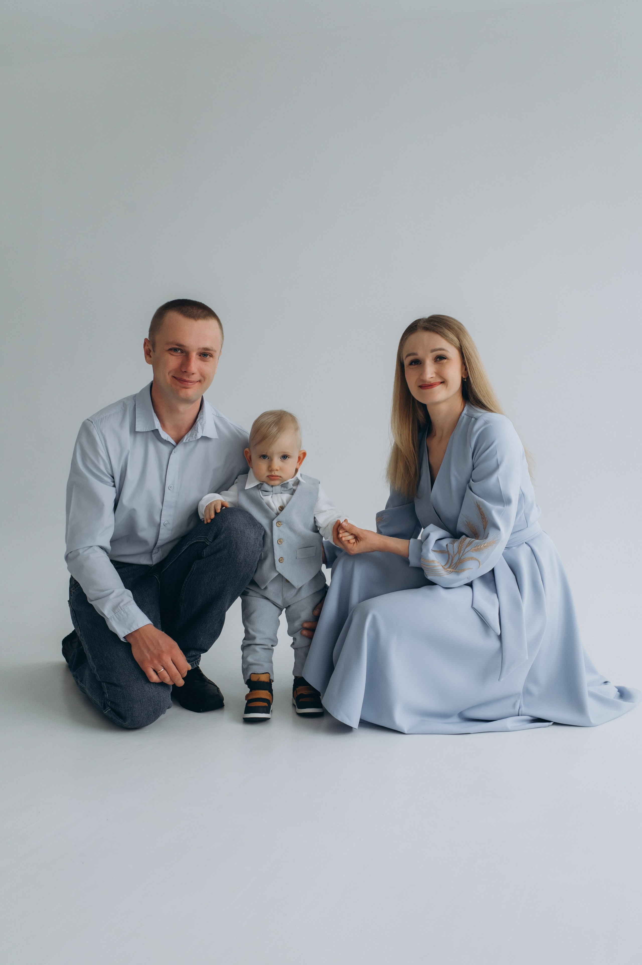 Зйомка дня народження дитини, фотосесія 1 рік Тернопіль, сімейний фотограф Тернопіль, сімейна фотосесія Тернопіль, перший тортик малюка. Сімейний, дитячий та індивідуальний фотограф в м. Тернопіль, м. Львів