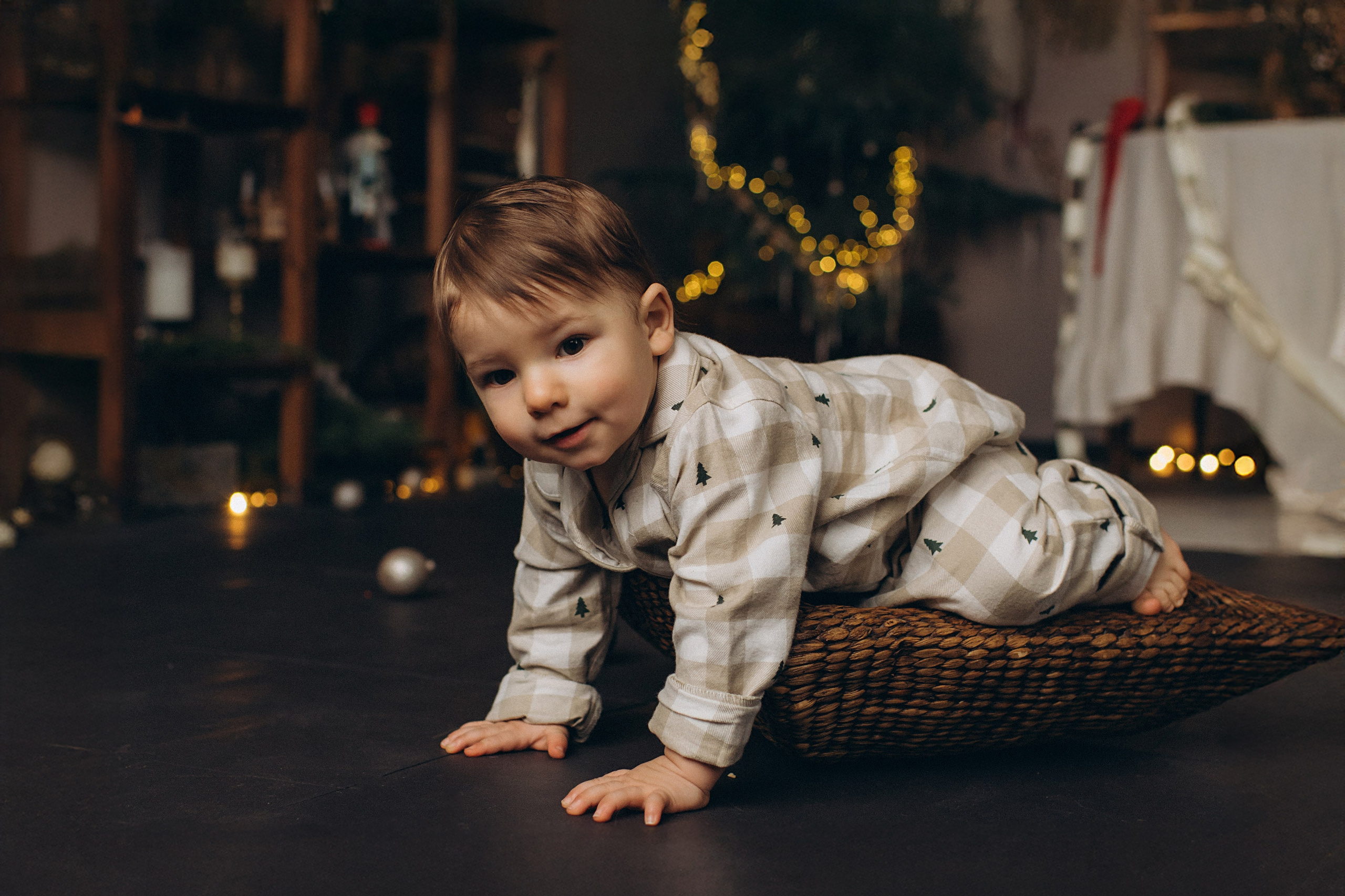 Перший тортик малюка, зйомка першого тортика Тернопіль, новорічна фотосесія, зйомка дня народження, сімейний фотограф Тернопіль, cakesmash. Сімейний, дитячий та індивідуальний фотограф в м. Тернопіль, м. Львів