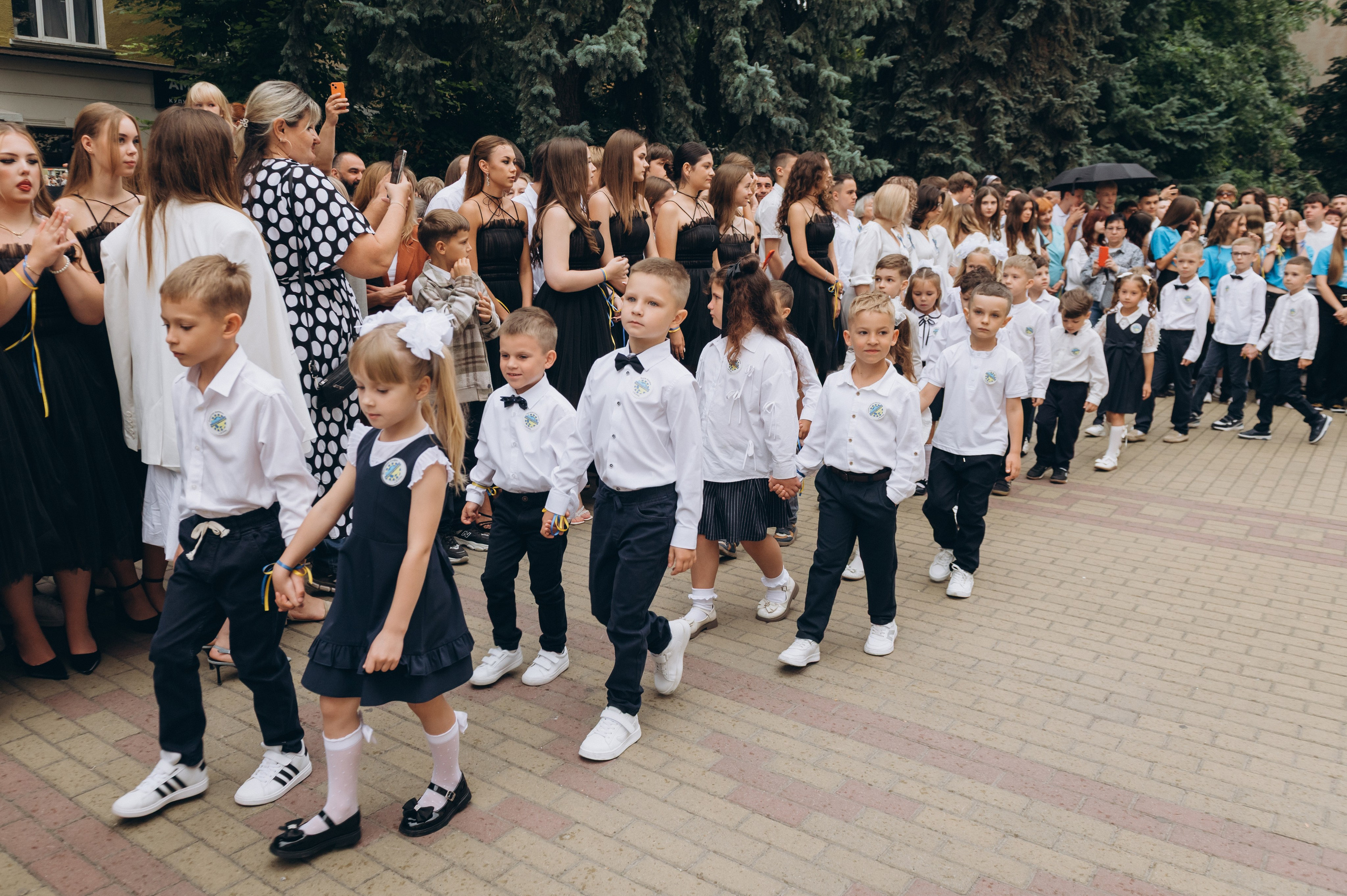 Перший дзвоник у Тернополі, фотосесія першокласників