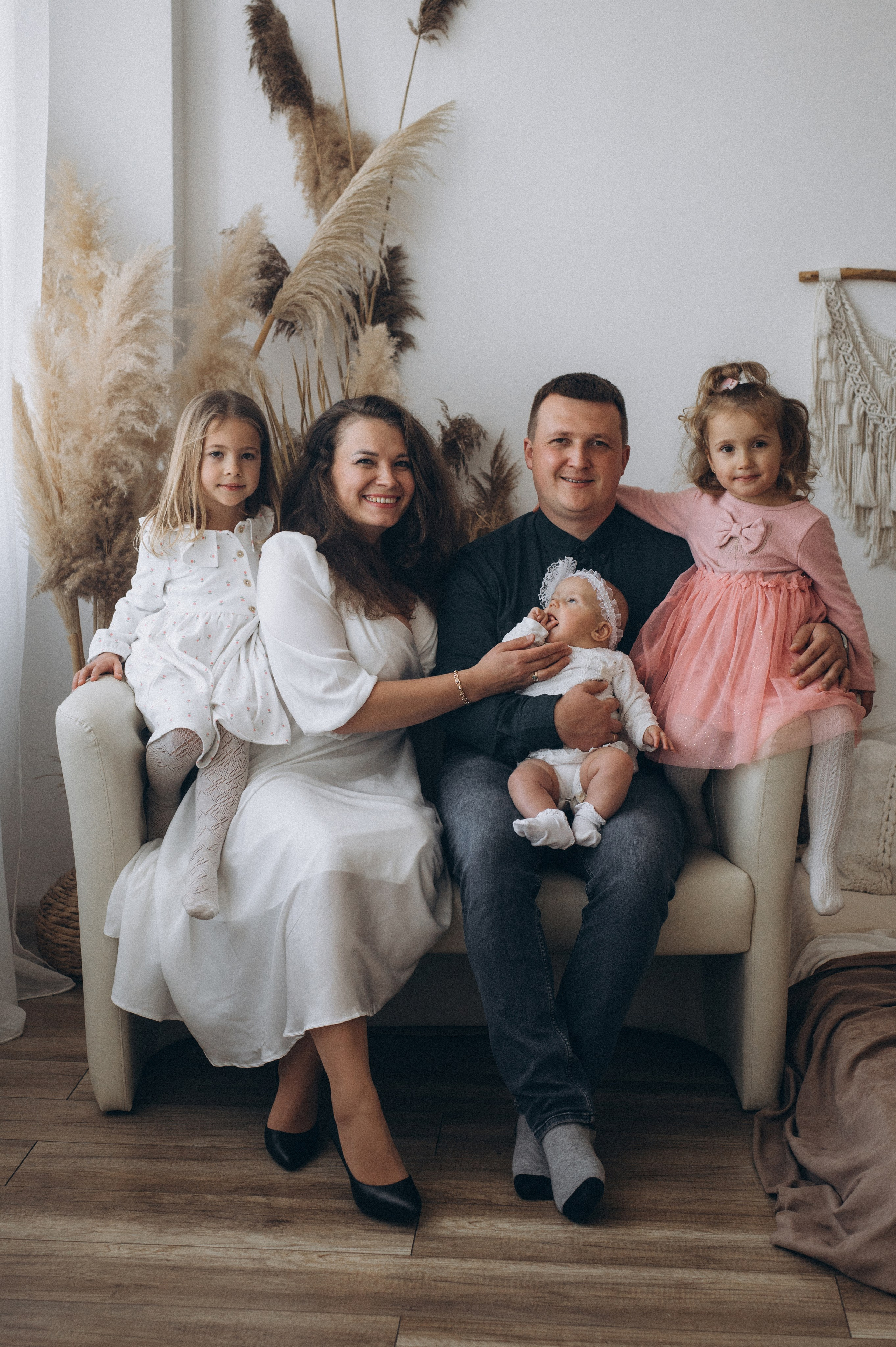 Сімейна фотосесія Тернопіль Львів, студійна сімейна зйомка з дітьми. Сімейний, дитячий та індивідуальний фотограф в м. Тернопіль, м. Львів