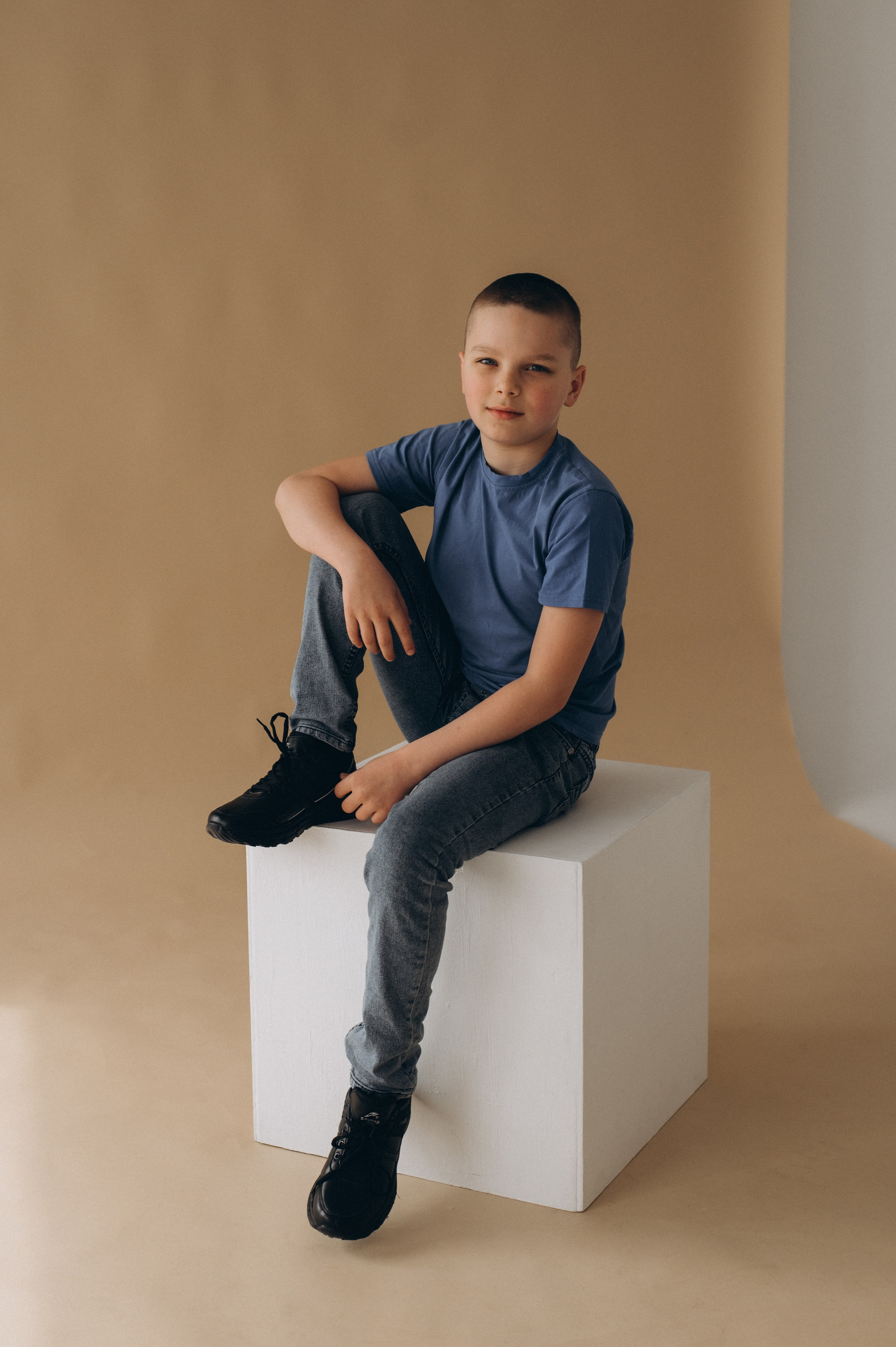 Шкільна фотосесія на віньєтки Тернопіль, шкільні альбоми, фотосесія випускників Тернопіль, випускний альбом, фотограф випускний Тернопіль. Сімейний, дитячий та індивідуальний фотограф в м. Тернопіль, м. Львів