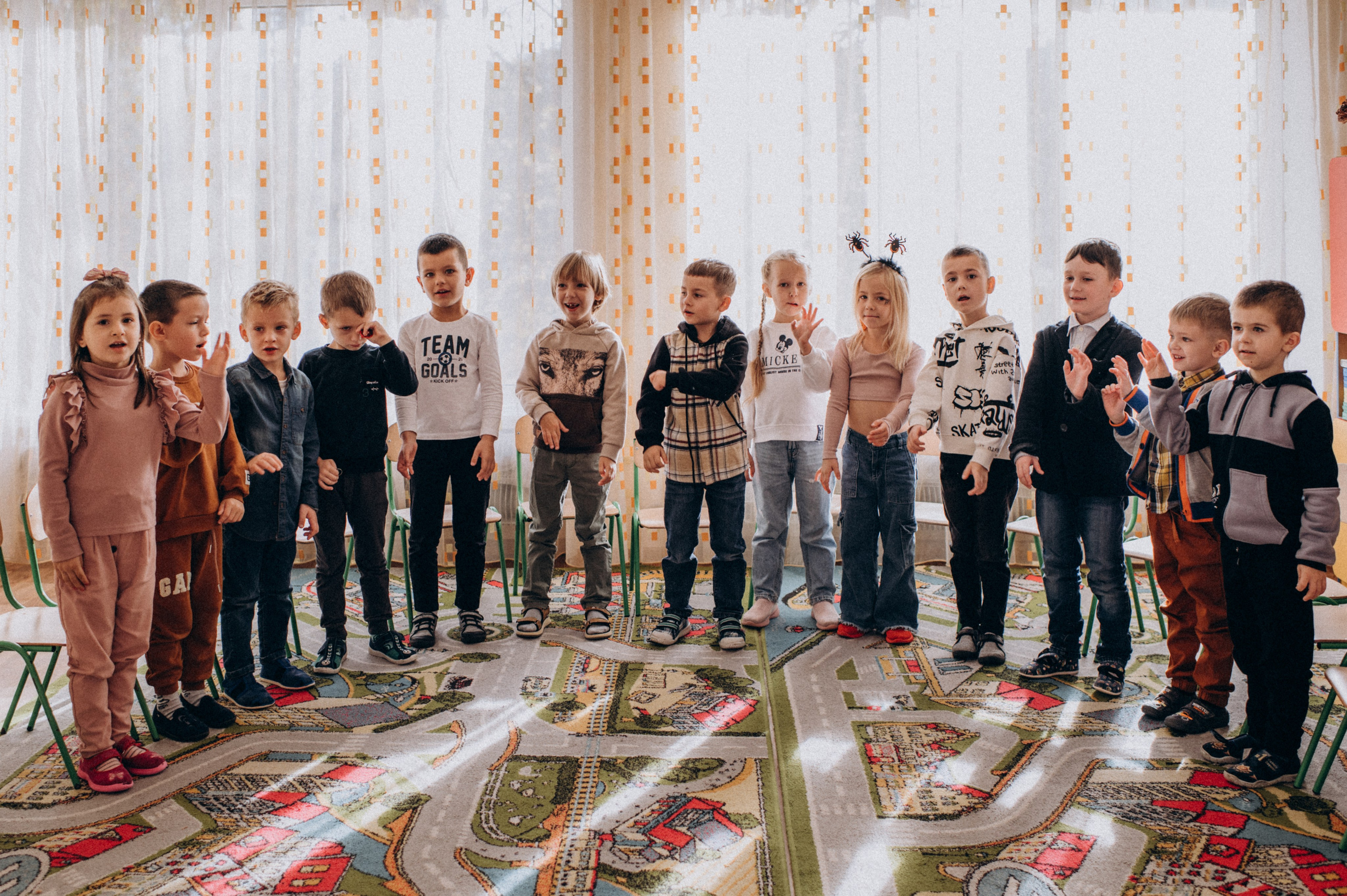 Фотосесія в дитячому садку, фотосесія на віньєтки, випускні фотоальбоми Тернопіль, шкільні фотоальбоми Тернопіль, зйомка випускного садочку. Сімейний, дитячий та індивідуальний фотограф в м. Тернопіль, м. Львів