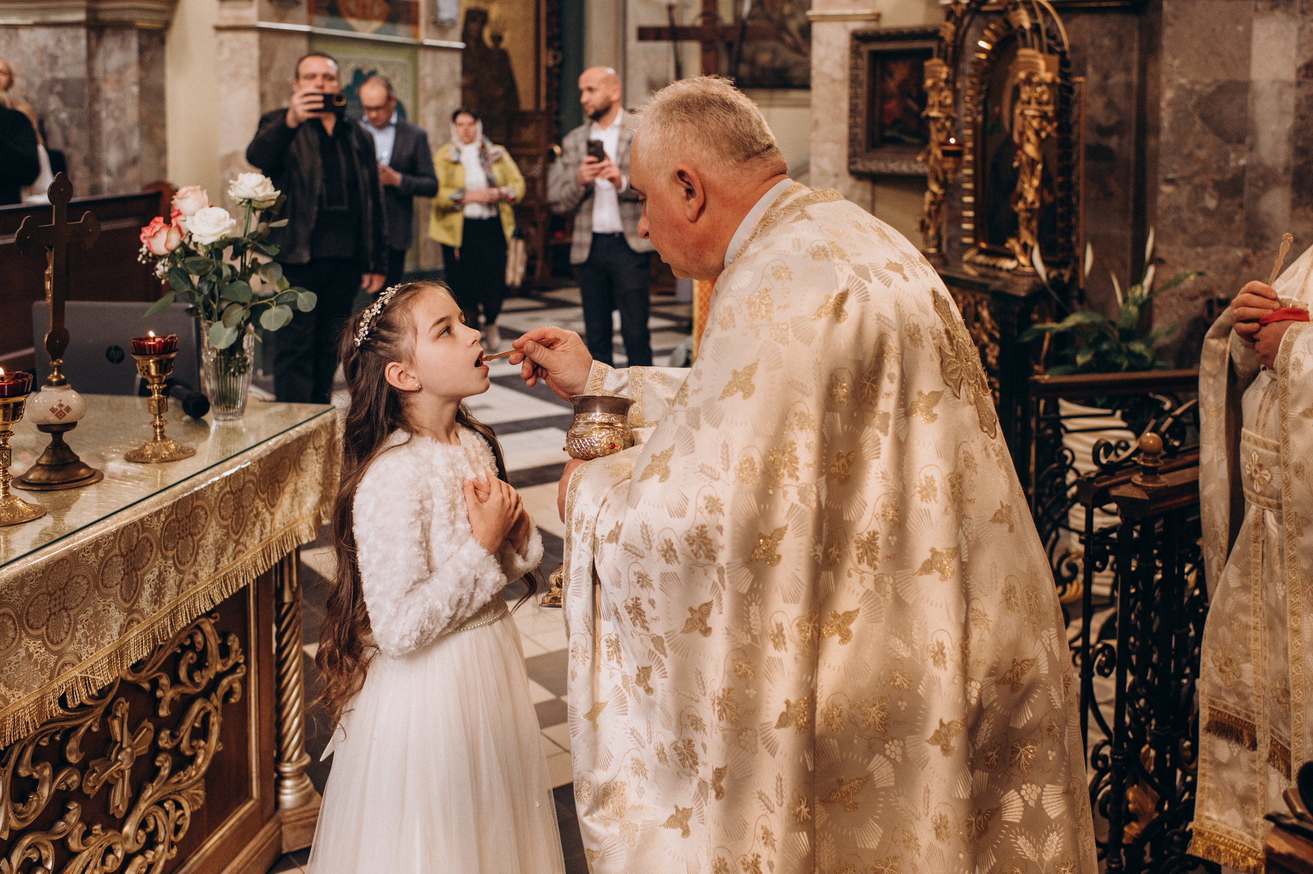 Фотосесія Першого Причастя Тернопіль, зйомка Причастя Тернопіль, Таїнство Першого Причастя Тернопіль, Катедра Причастя Тернопіль. Сімейний, дитячий та індивідуальний фотограф в м. Тернопіль, м. Львів