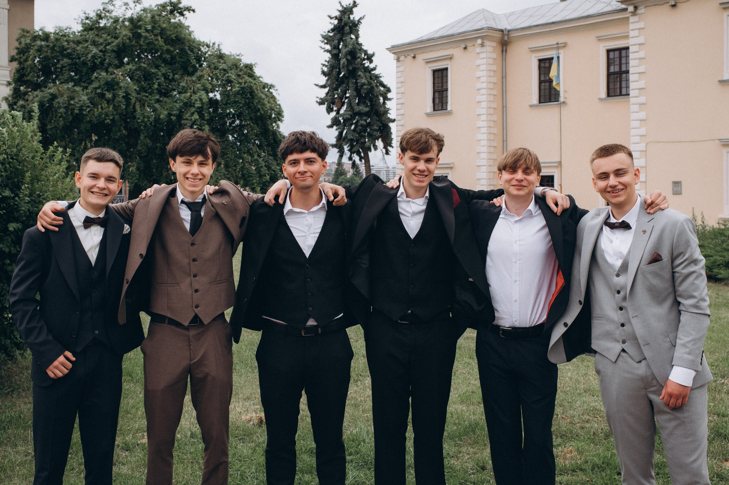Випускники 2025, фотосесія випускного Тернопіль, фотосесія випускників Тернопіль, зйомка випускного, фотосесія випускного. Сімейний, дитячий та індивідуальний фотограф в м. Тернопіль, м. Львів