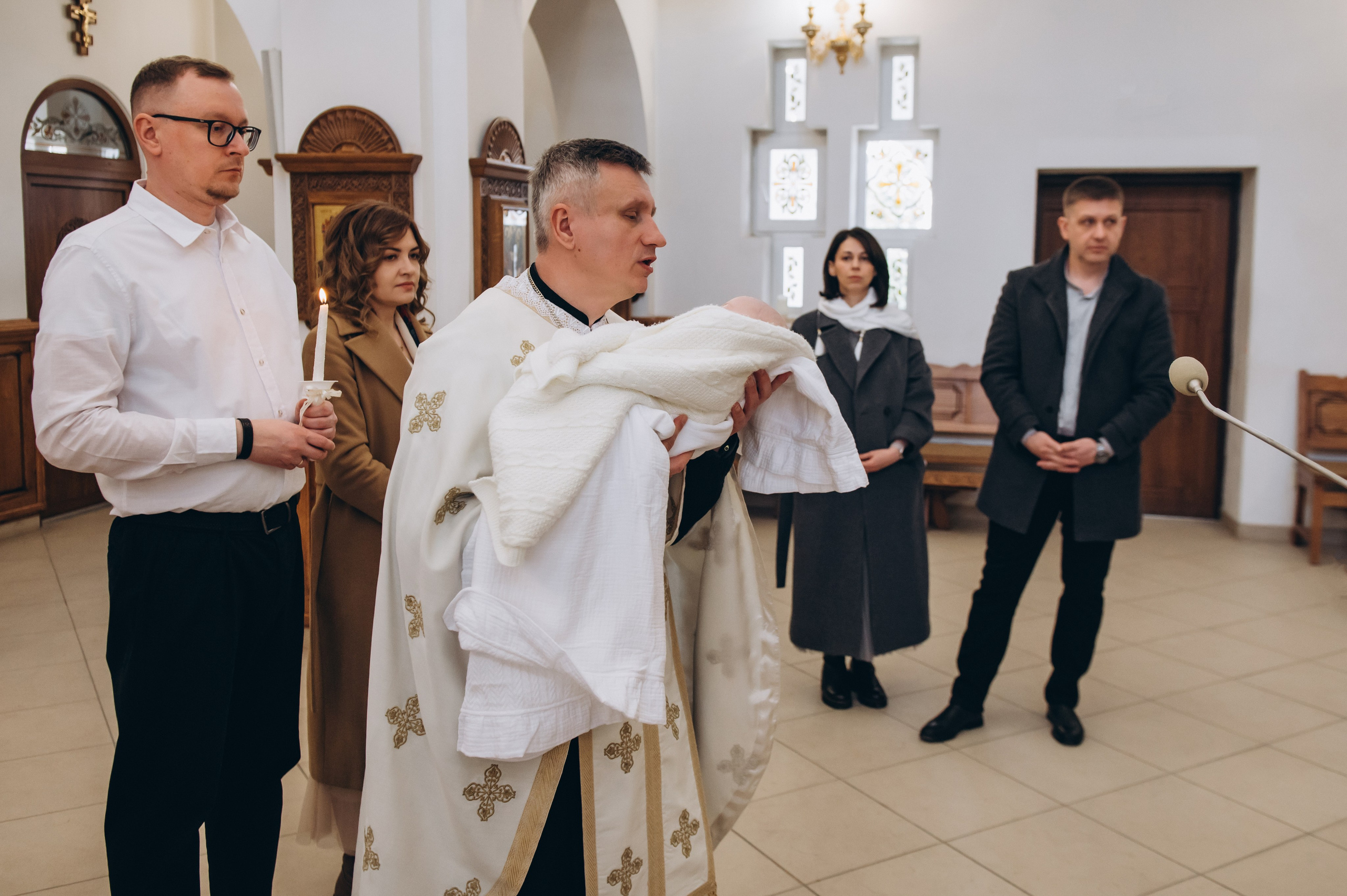 Фотосесія Хрещення Тернопіль, зйомка Хрестин Тернопіль, Храм Різдва Пресвятої Богородиці УГКЦ Тернопіль. Сімейний, дитячий та індивідуальний фотограф в м. Тернопіль, м. Львів